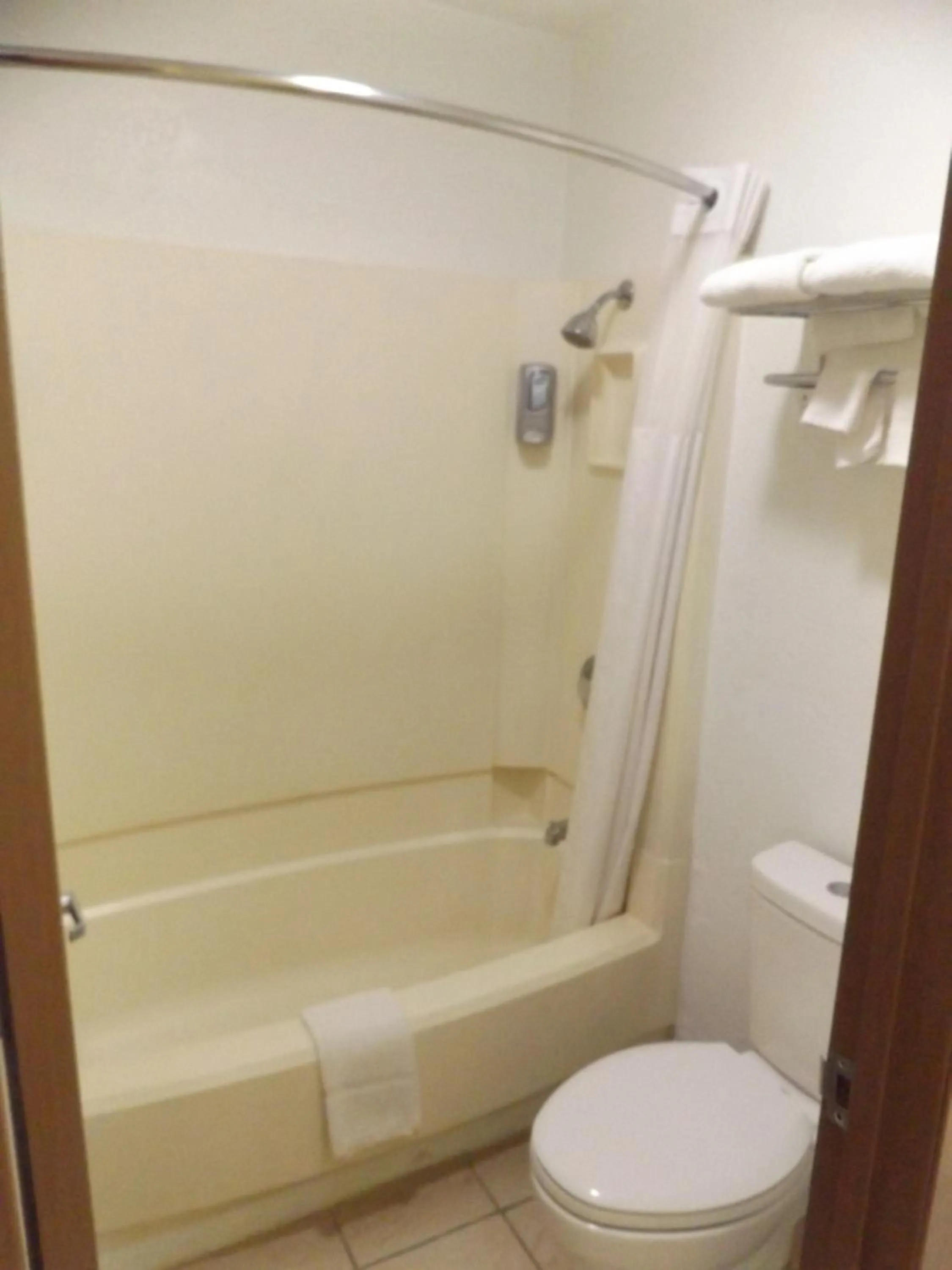 Shower in Regency Inn