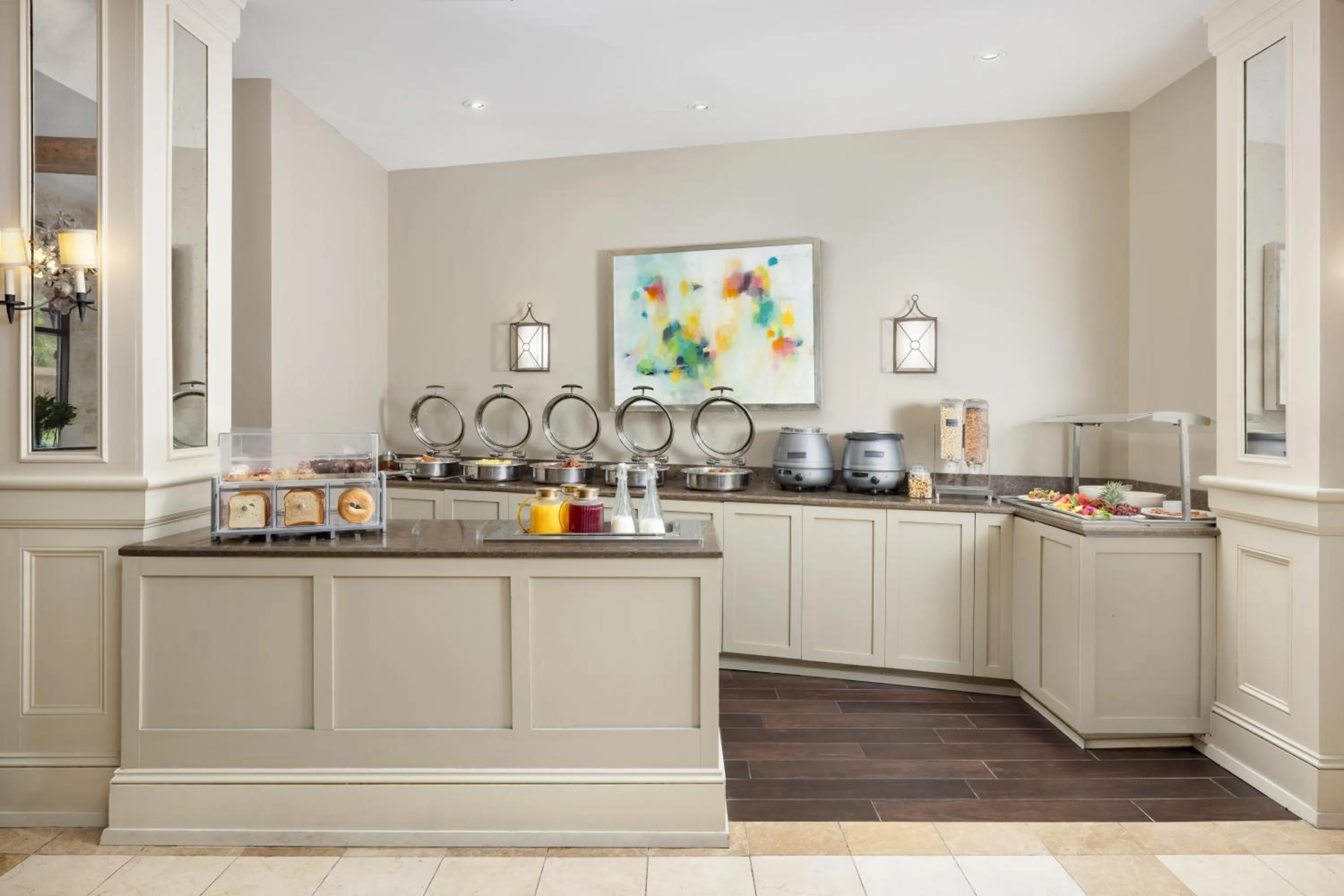 Breakfast in Riverfront Hotel New Orleans