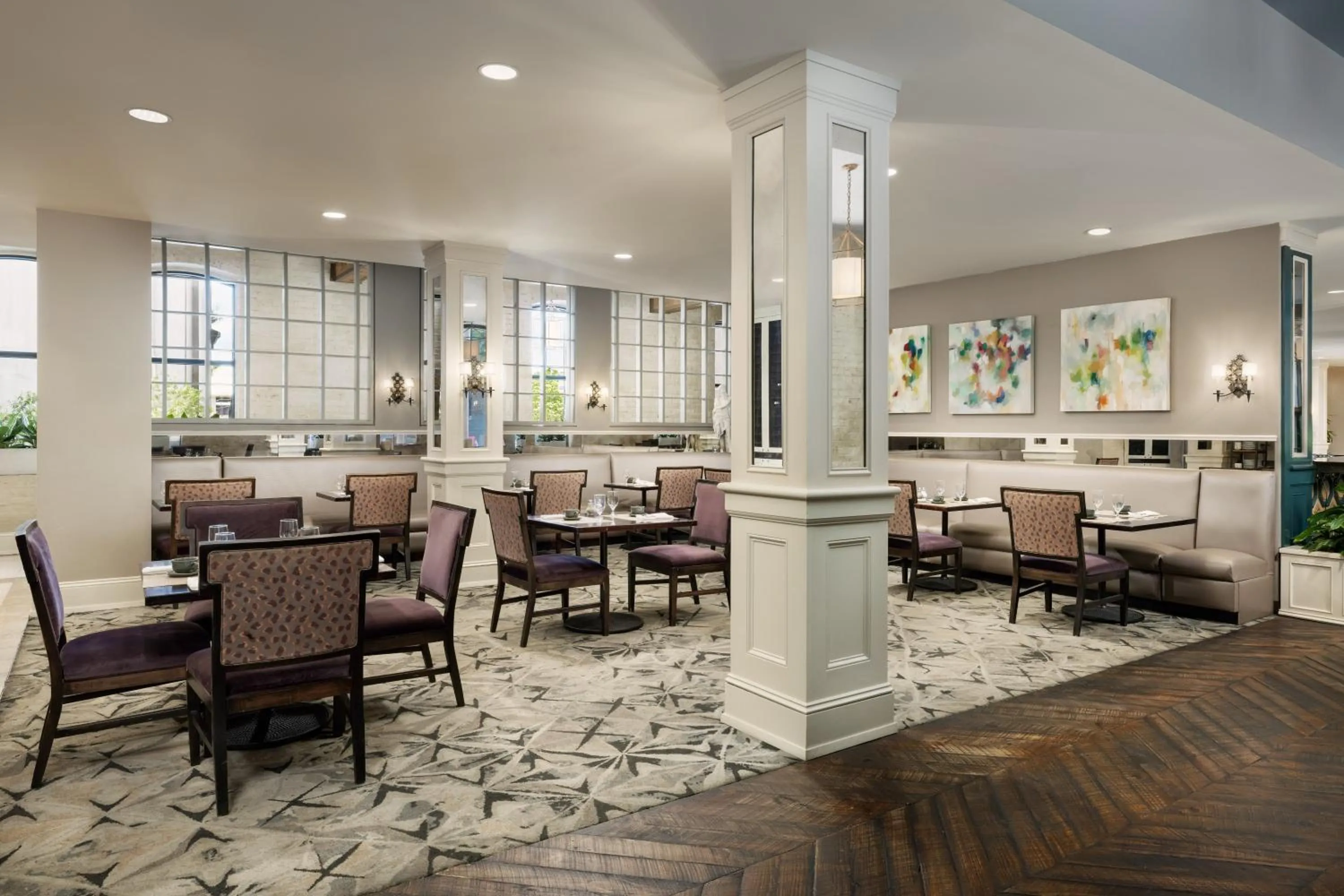 Restaurant/places to eat in Riverfront Hotel New Orleans