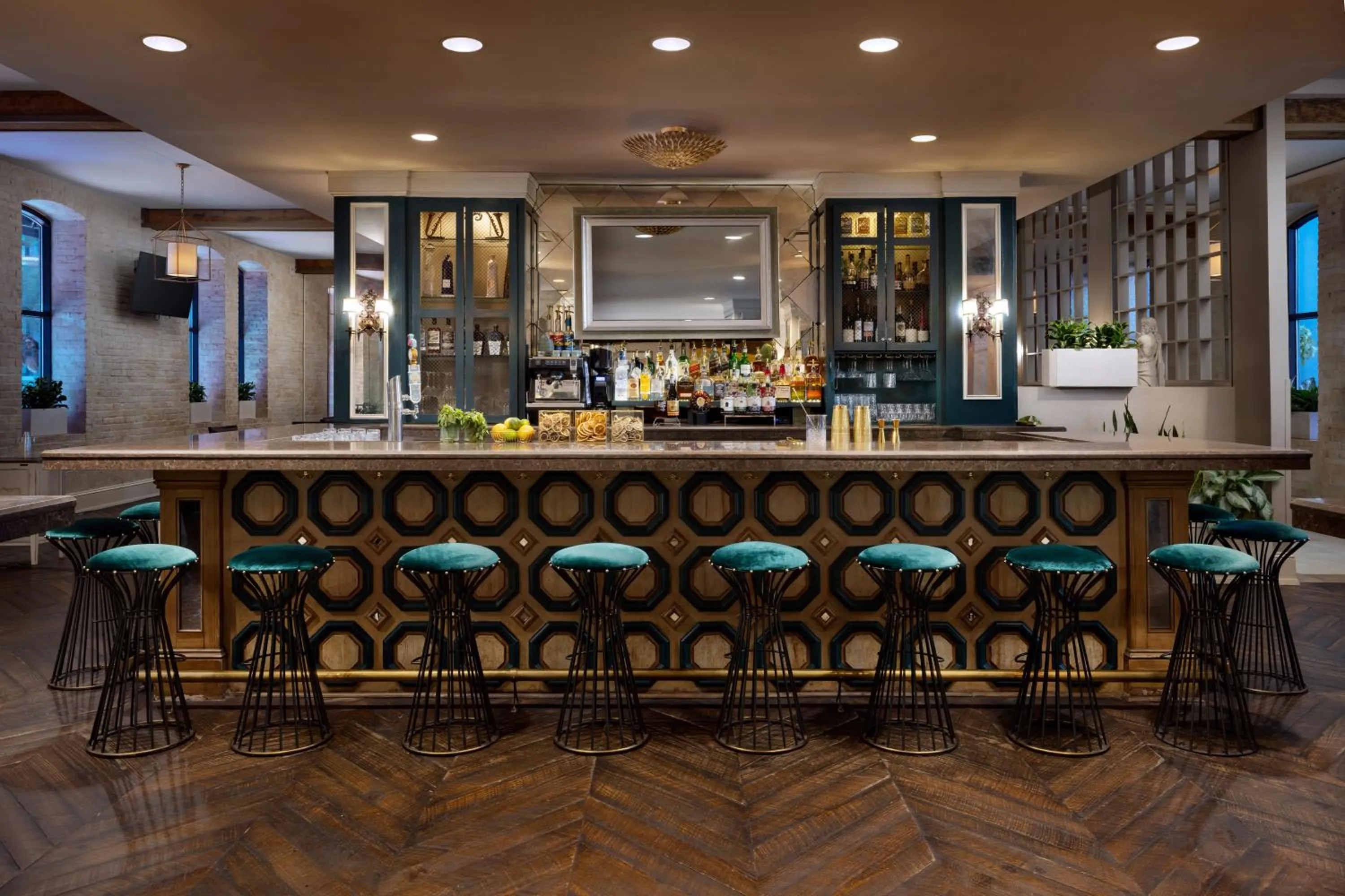 Lounge or bar in Riverfront Hotel New Orleans