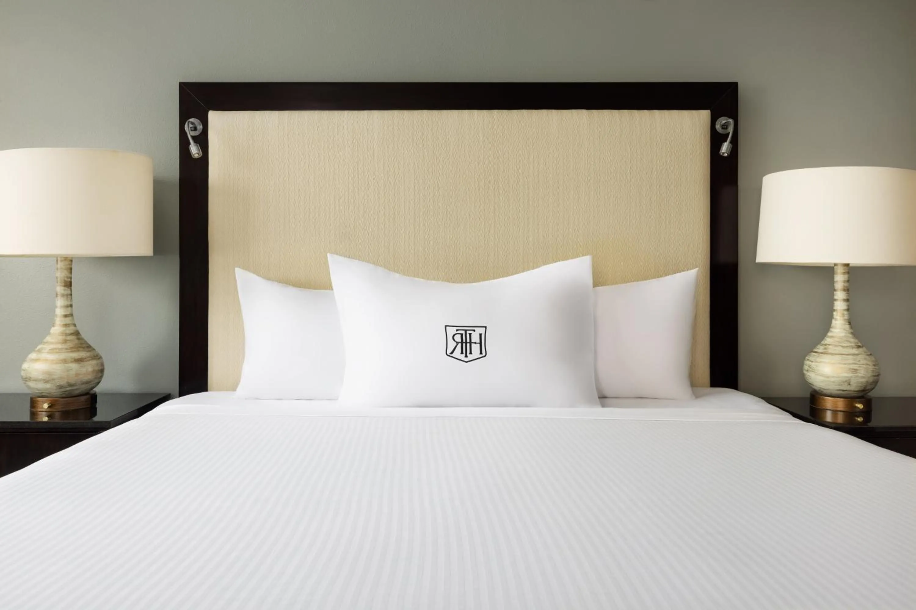 Bed in Riverfront Hotel New Orleans