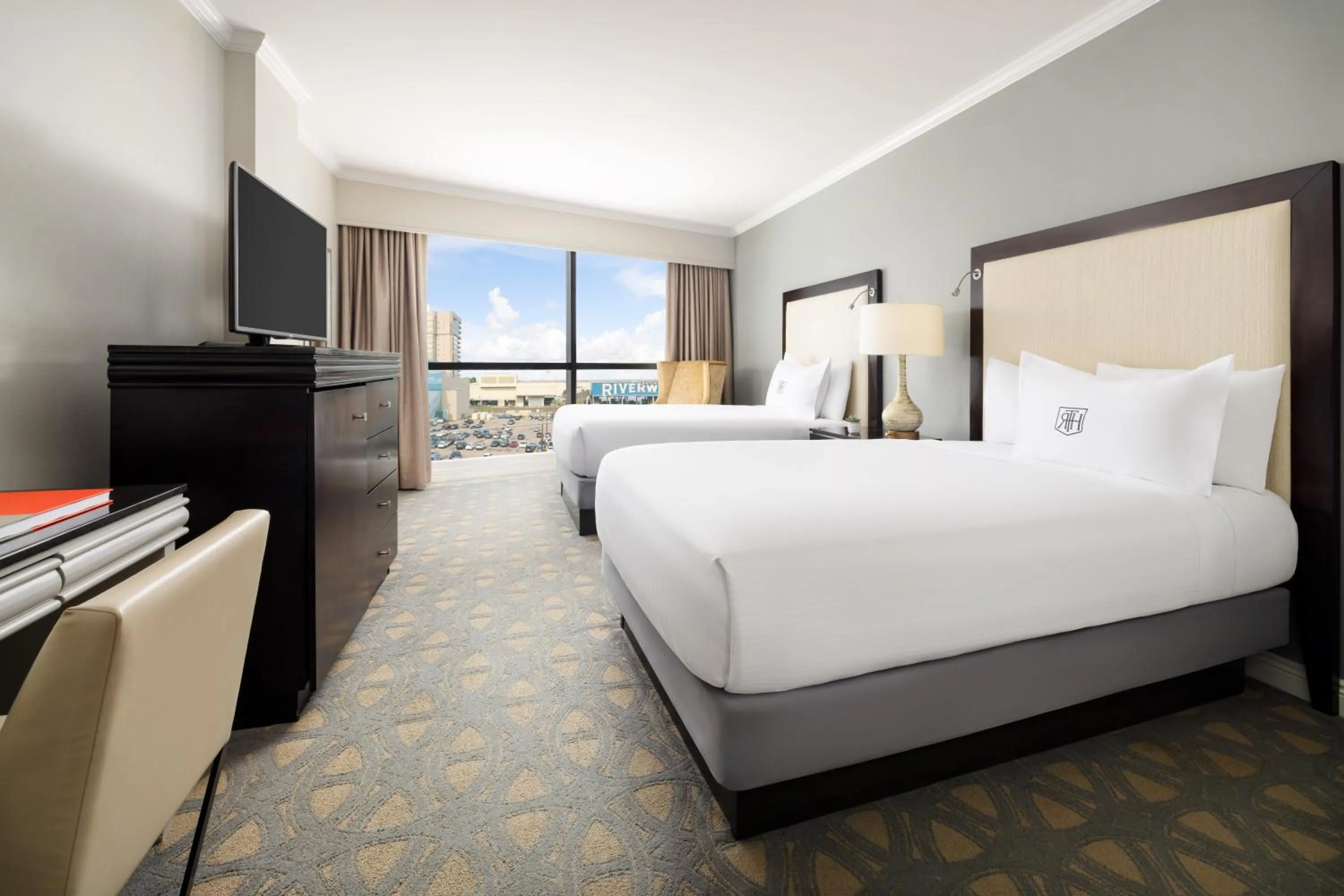 Bedroom, Bed in Riverfront Hotel New Orleans