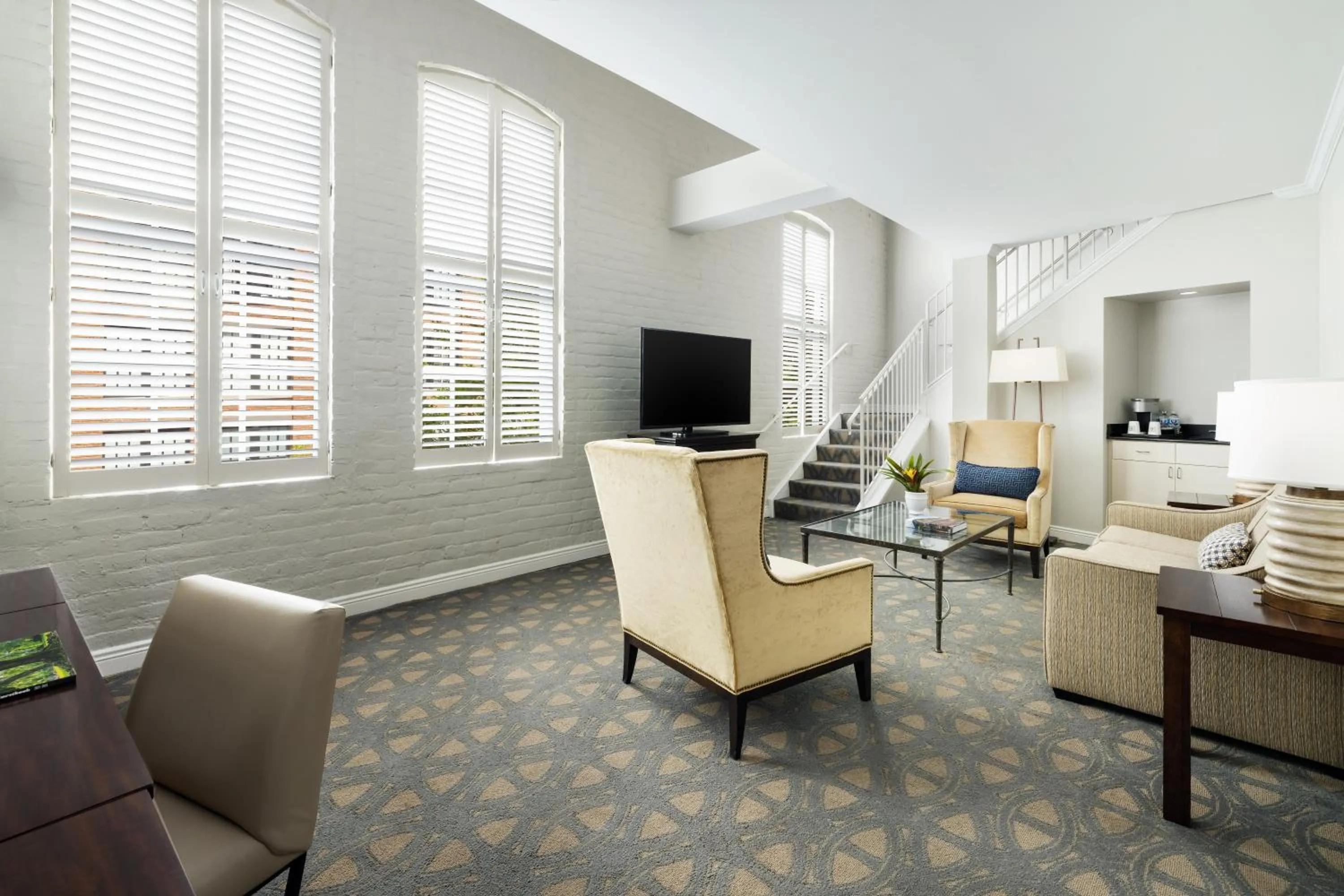 Living room in Riverfront Hotel New Orleans