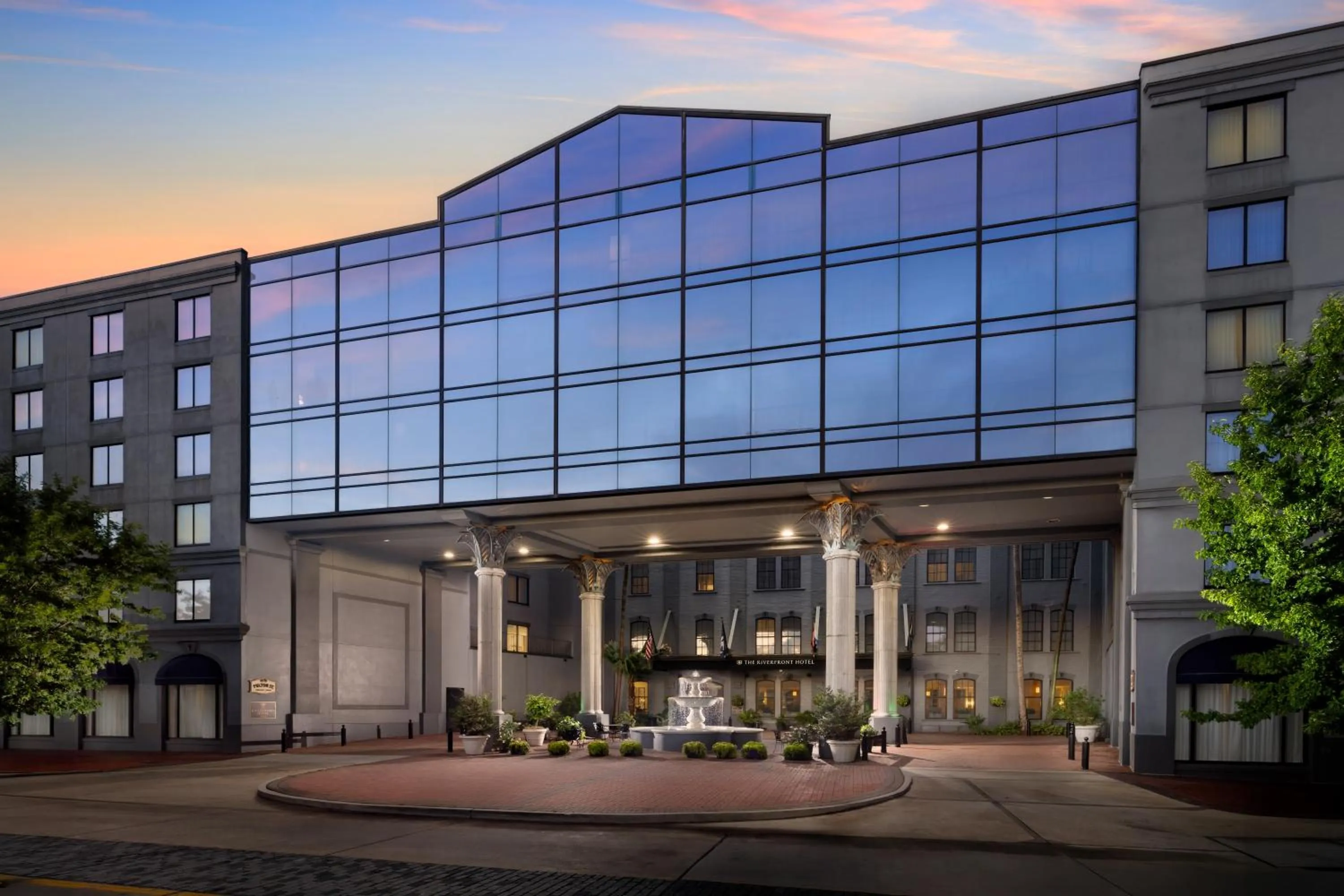 Property building in Riverfront Hotel New Orleans