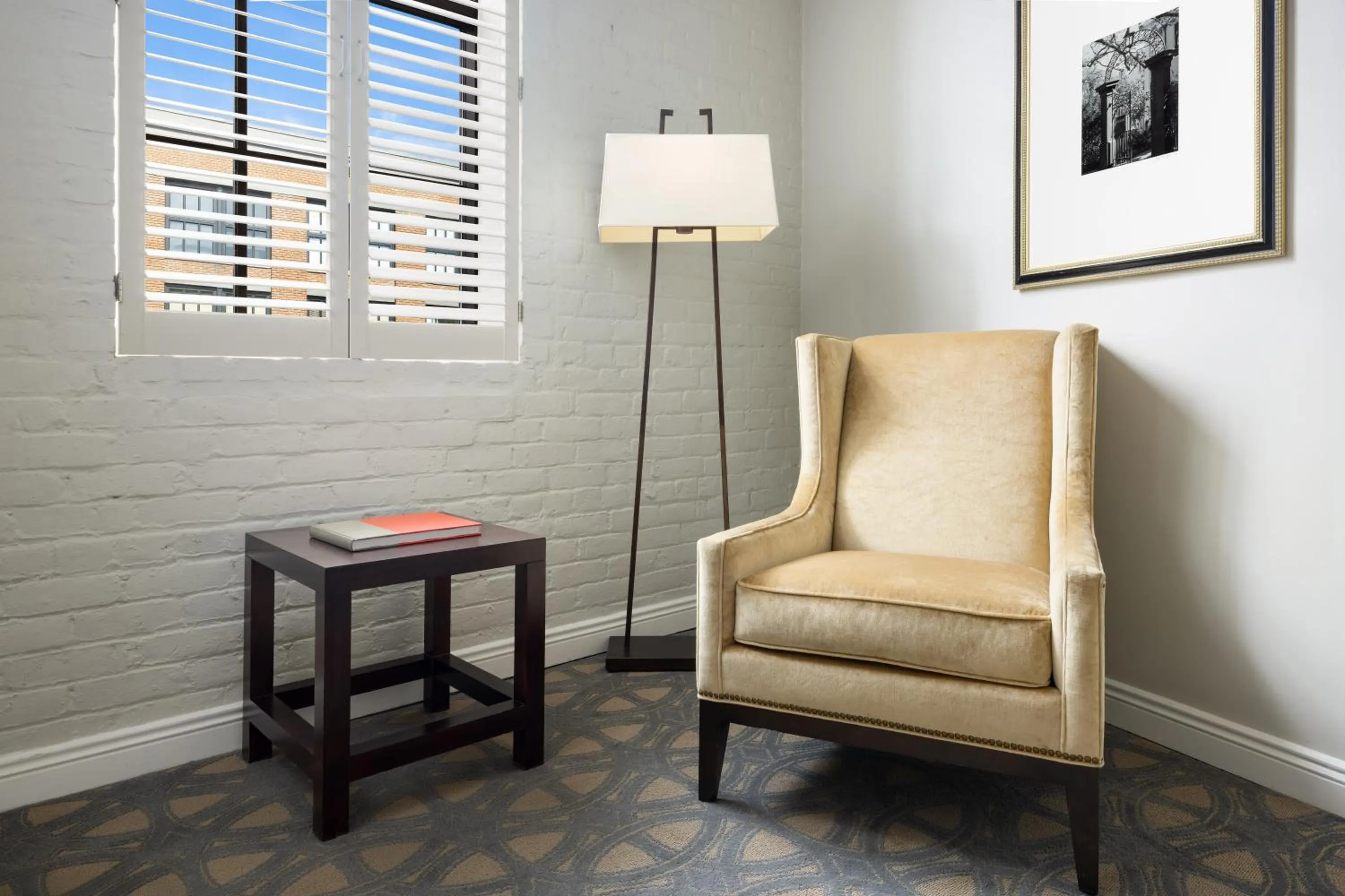 Seating area in Riverfront Hotel New Orleans