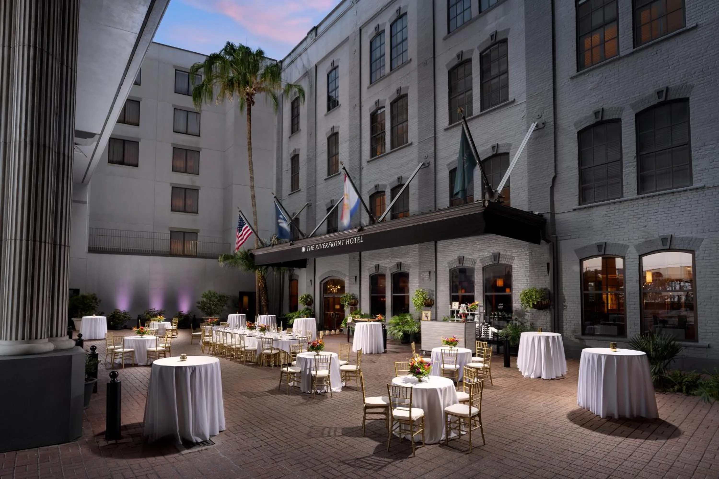 Facade/entrance in Riverfront Hotel New Orleans