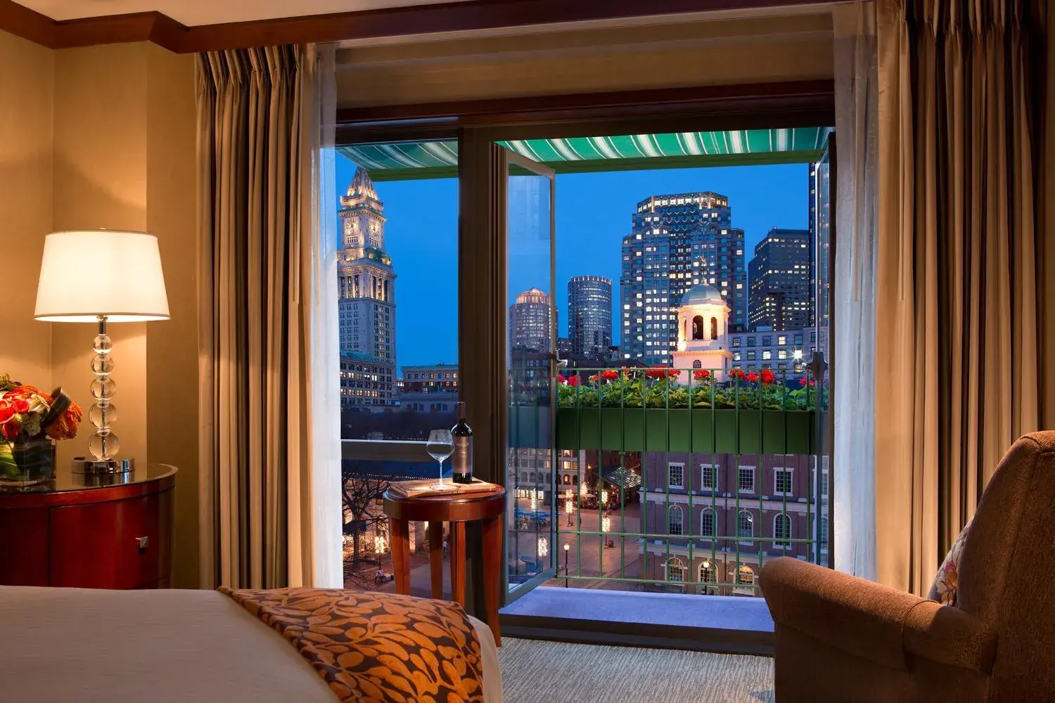 City view, Bed in The Bostonian Boston City view, Bed in The Bostonian Boston