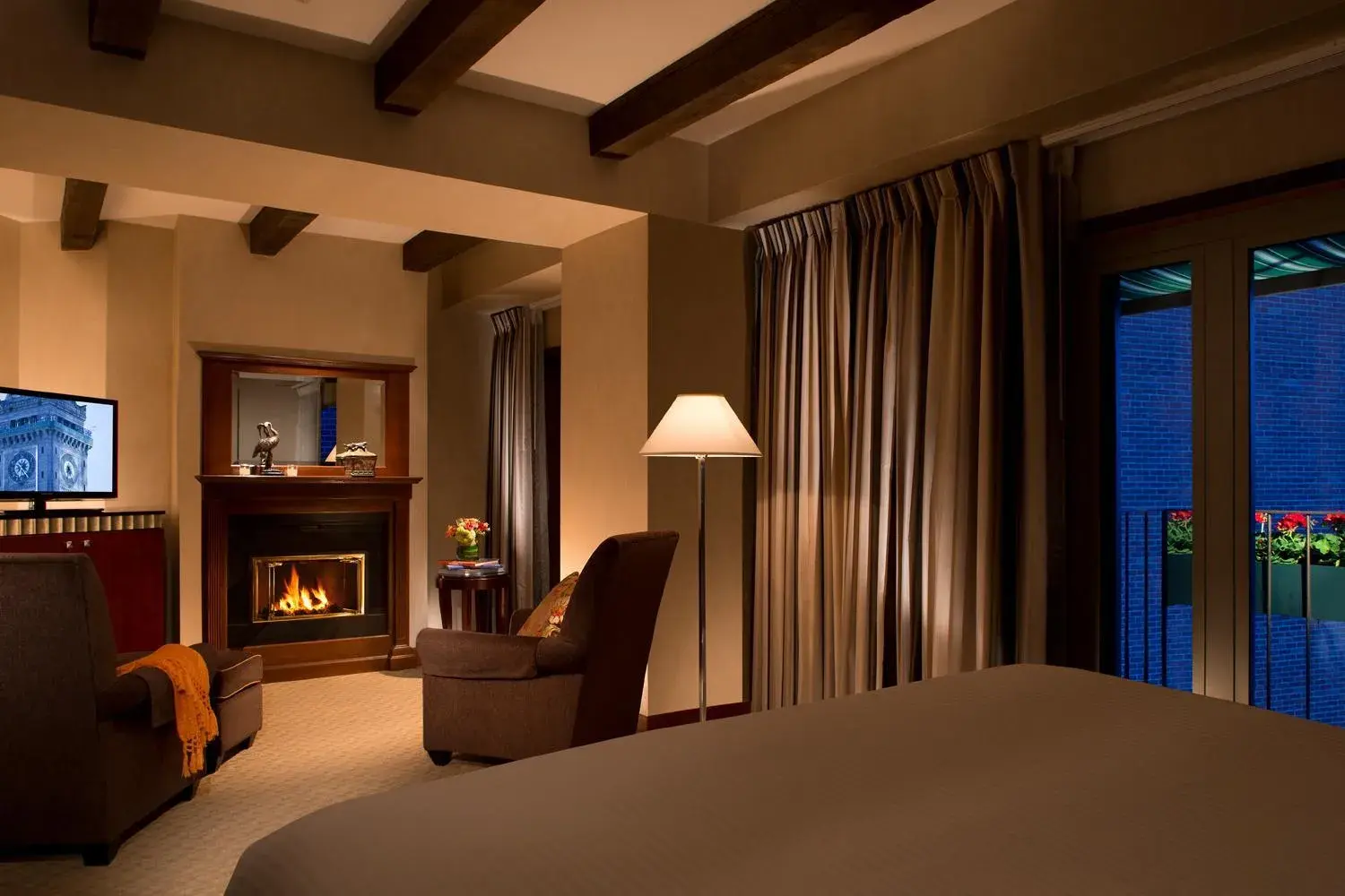 Photo of the whole room, Bed in The Bostonian Boston Photo of the whole room, Bed in The Bostonian Boston