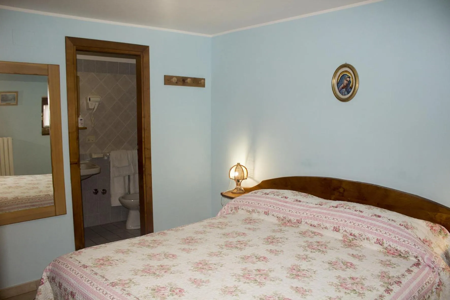 Mountain view, Bed in Anticarua B&B