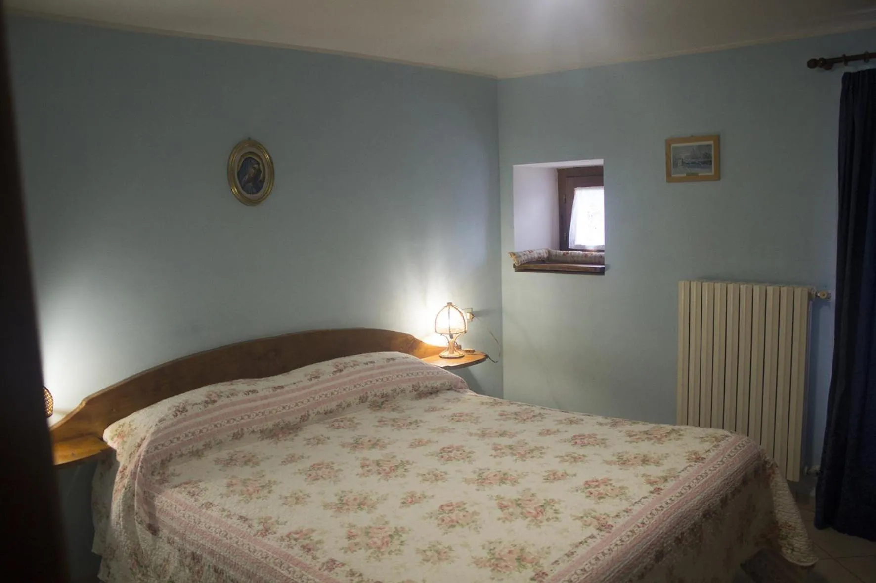 Mountain view, Bed in Anticarua B&B