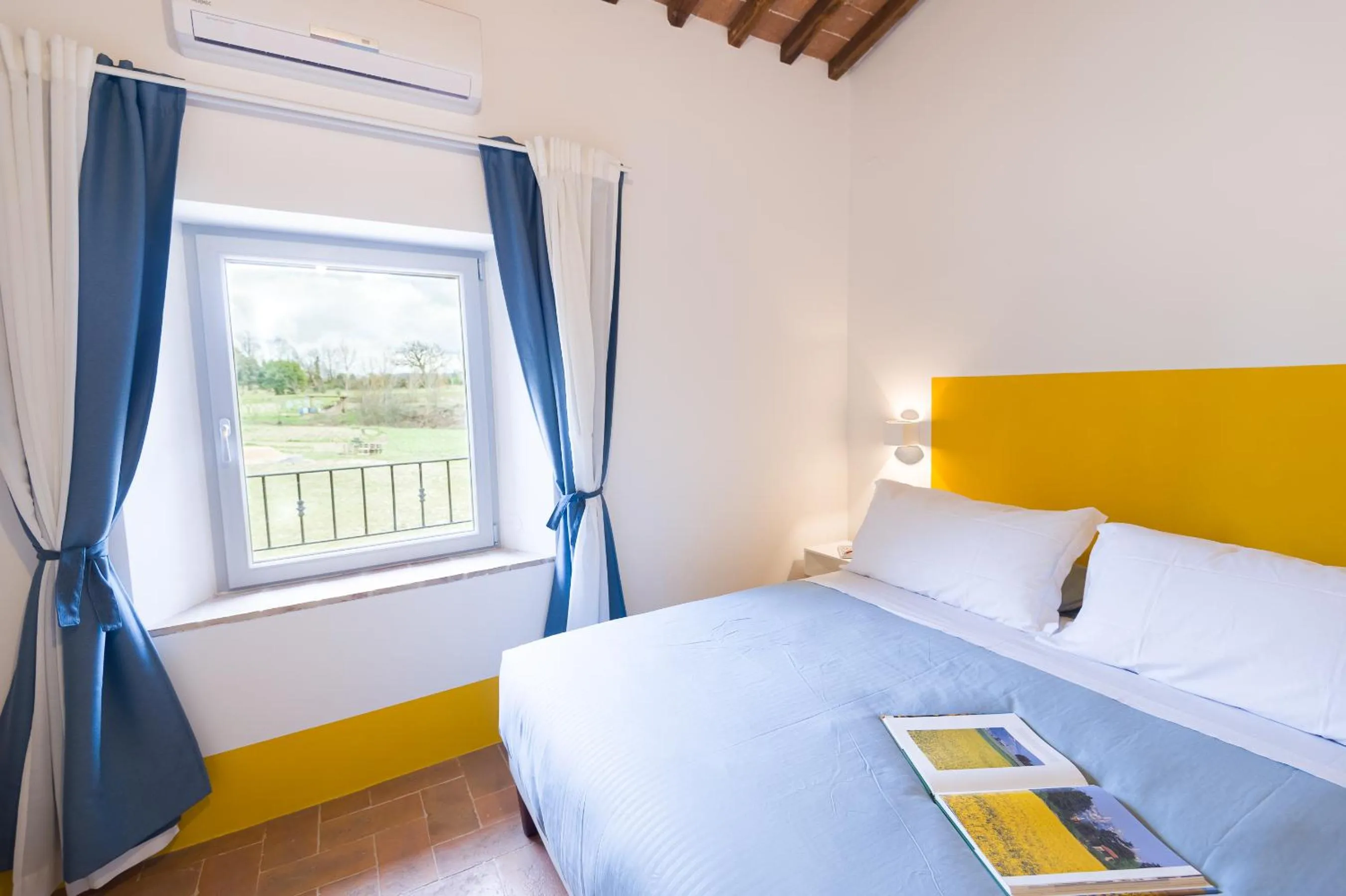 Photo of the whole room, Bed in Tenuta La Santissima
