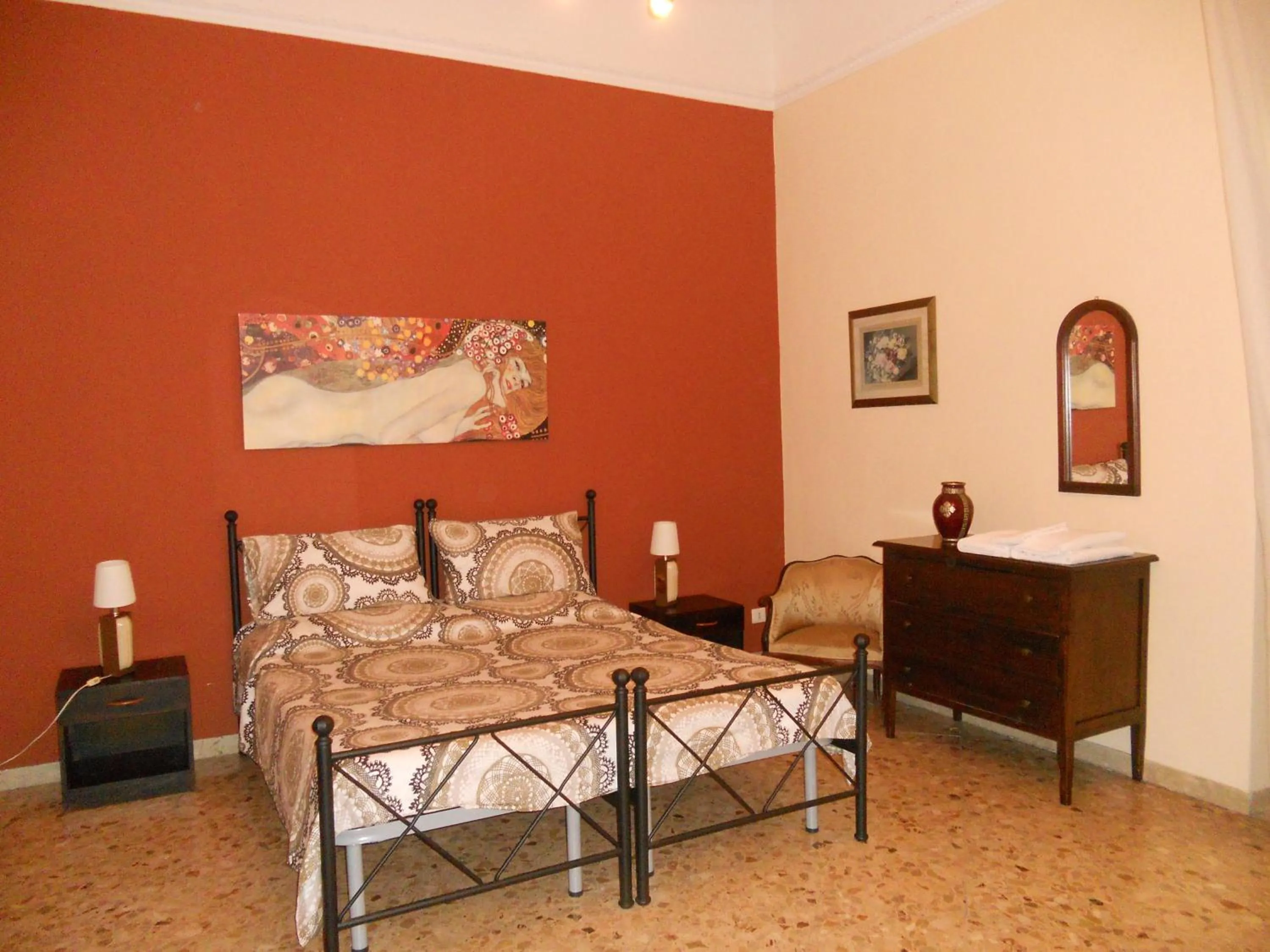 Double Room with Private External Bathroom in Piccadilly House