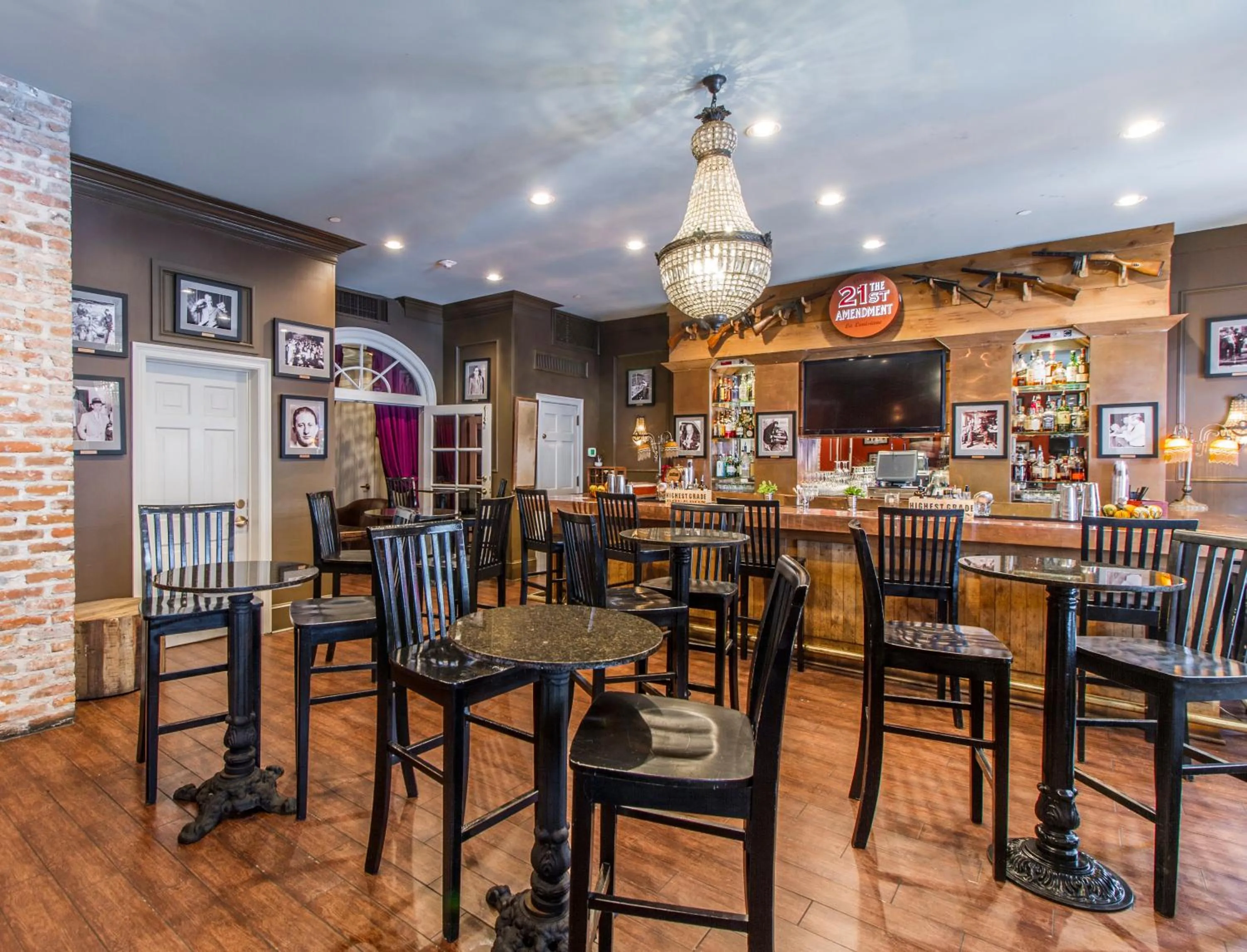 Lounge or bar in Hotel Mazarin