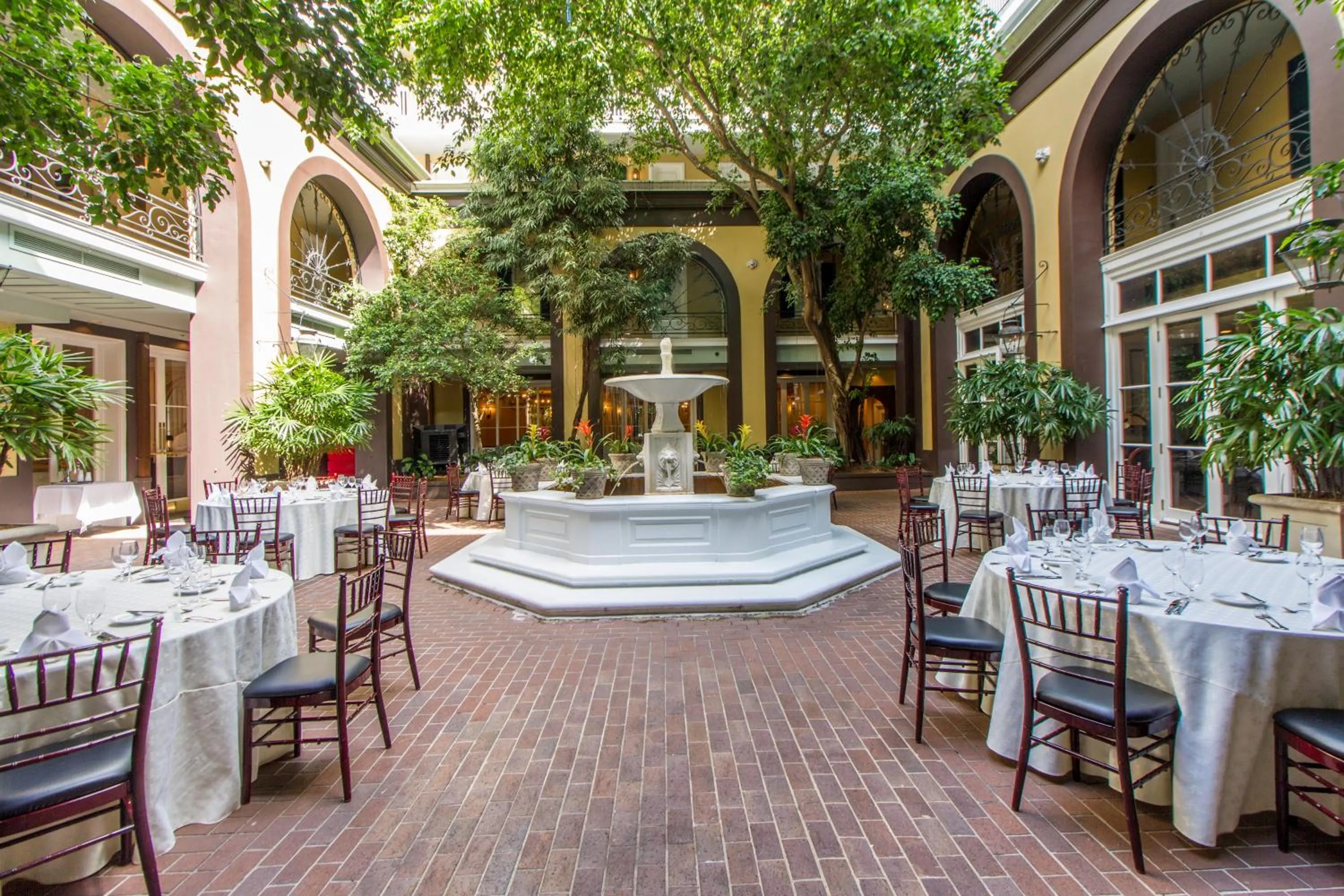 Patio in Hotel Mazarin