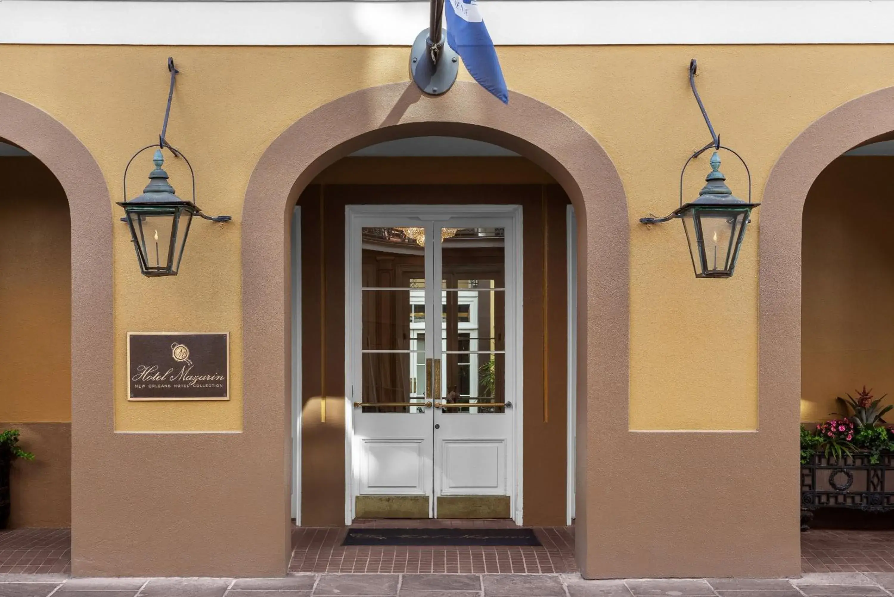 Property building in Hotel Mazarin Property building in Hotel Mazarin