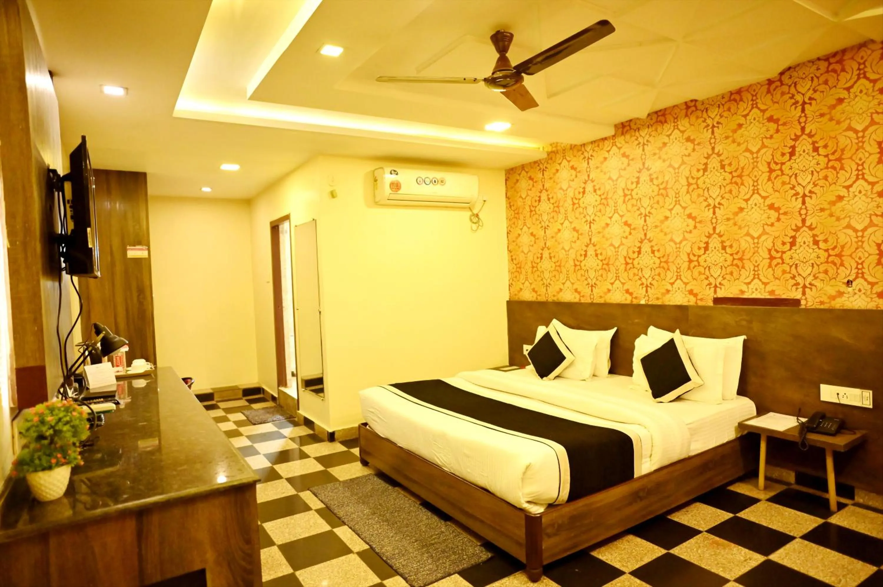 Bedroom, Bed in Citi Club