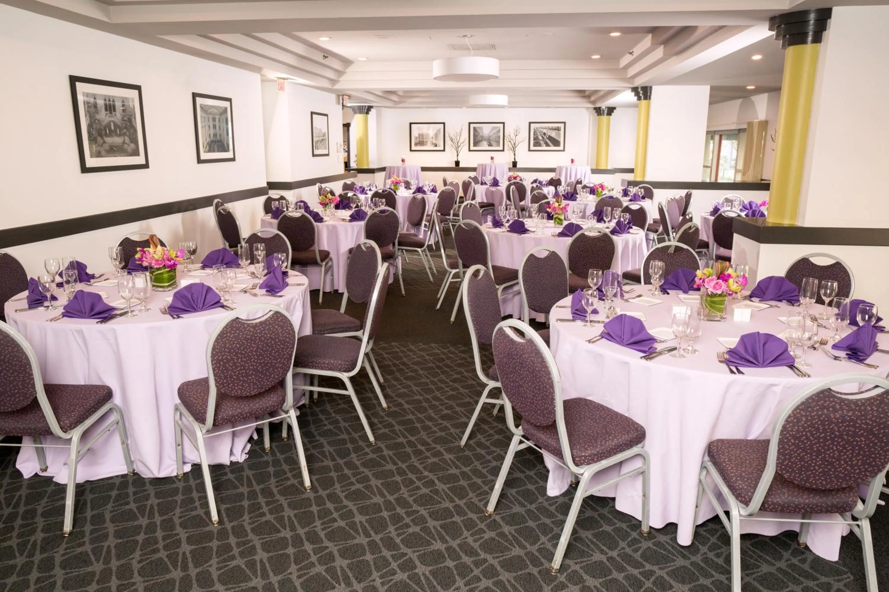 Restaurant/places to eat in The Inn at Longwood Medical