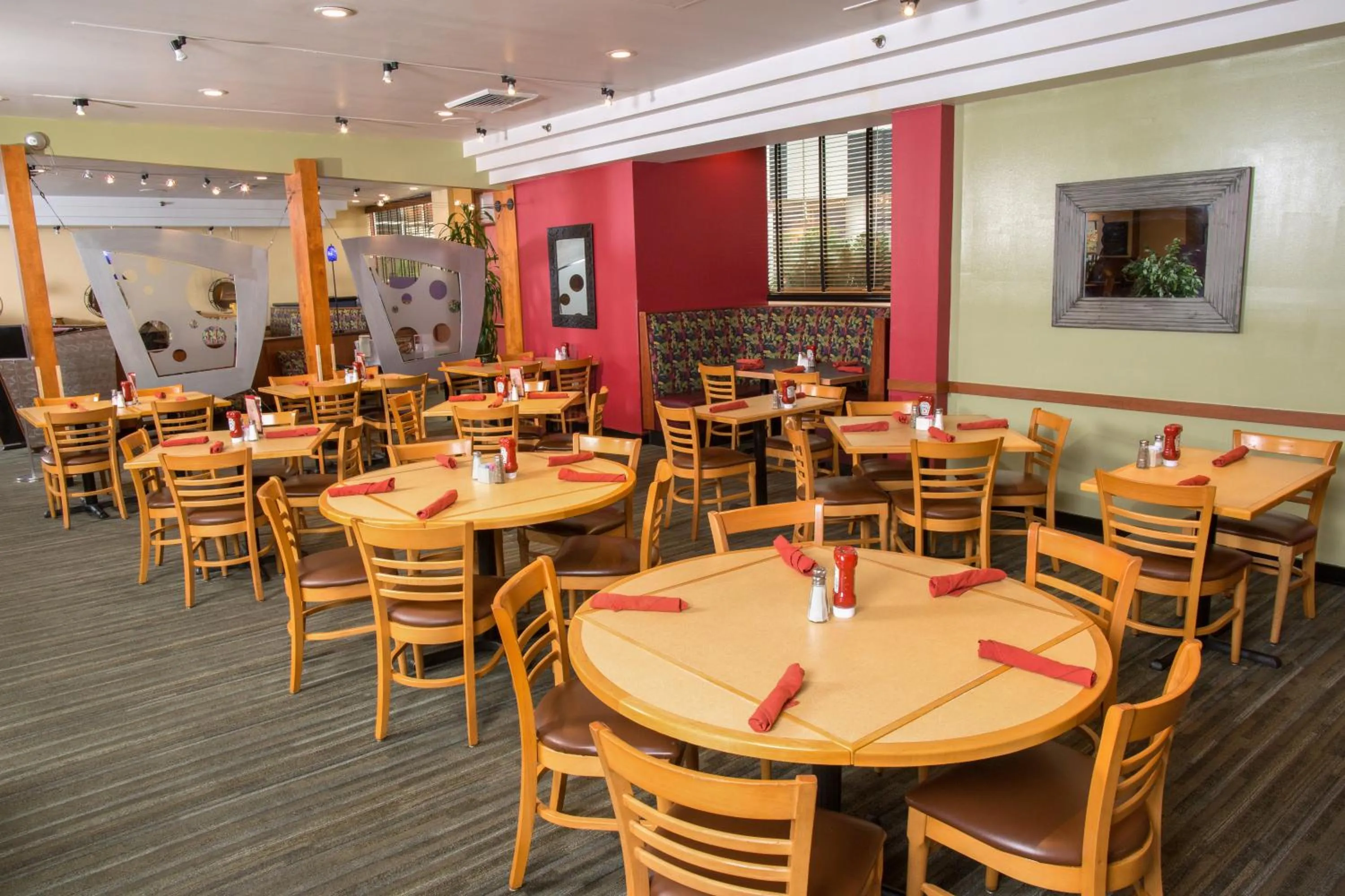 Restaurant/places to eat in The Inn at Longwood Medical