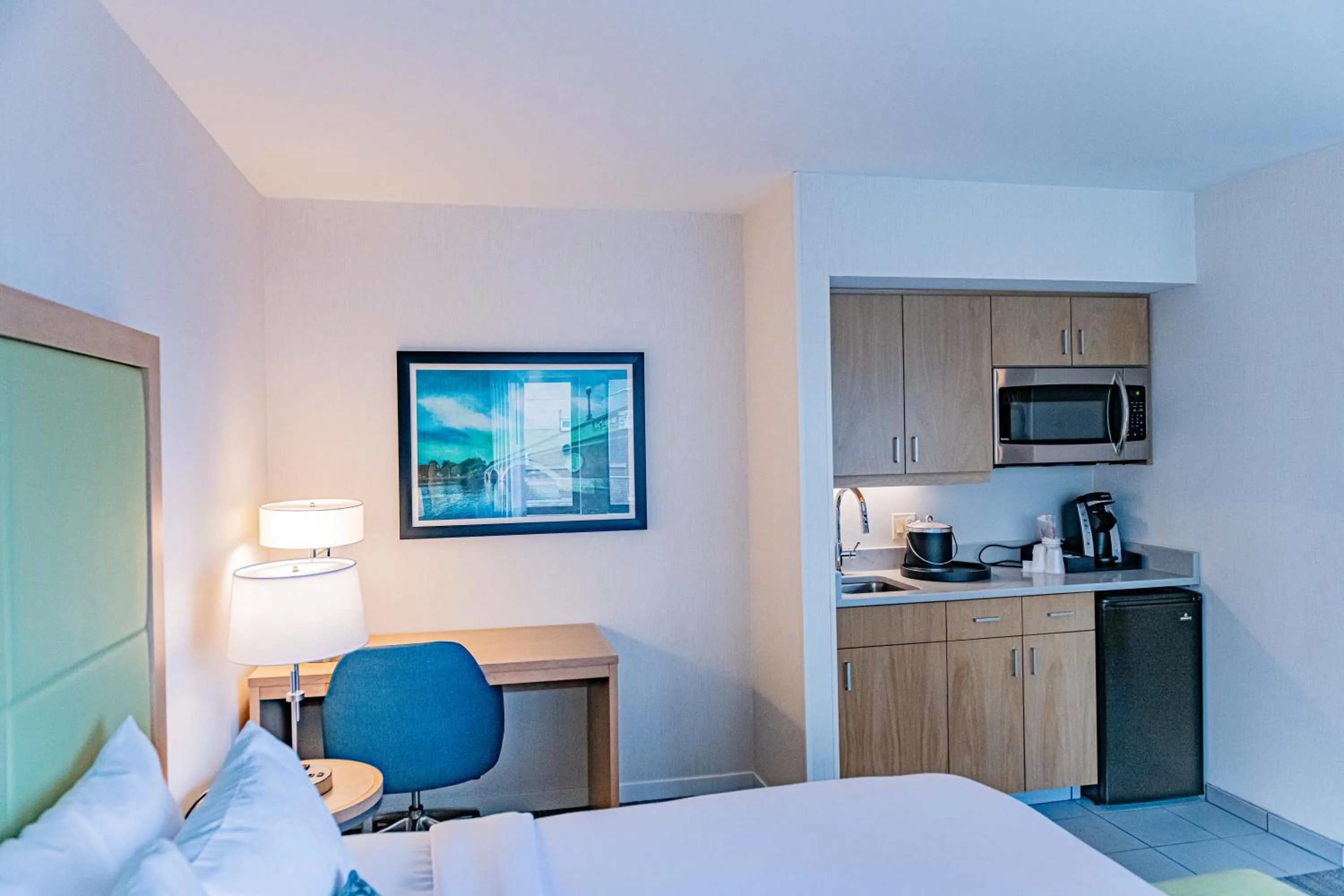 Bed in The Inn at Longwood Medical