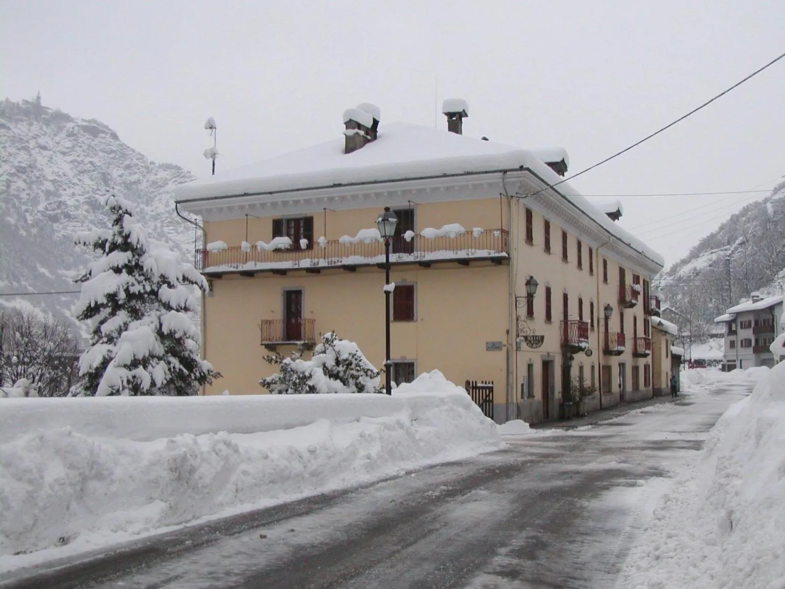 Hotel Col Du Mont