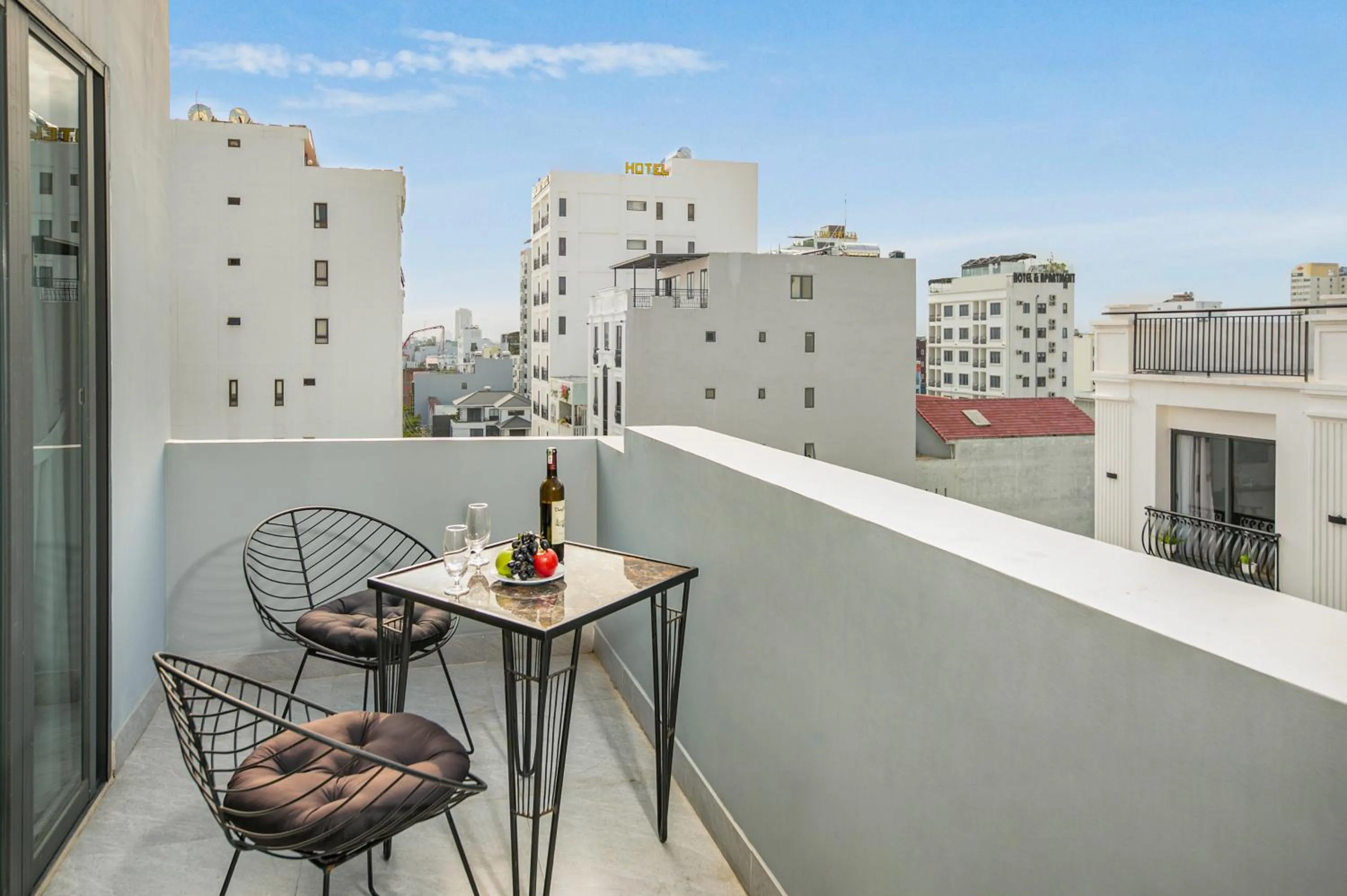 Balcony/Terrace in Sea Swan Apartment and Hotel