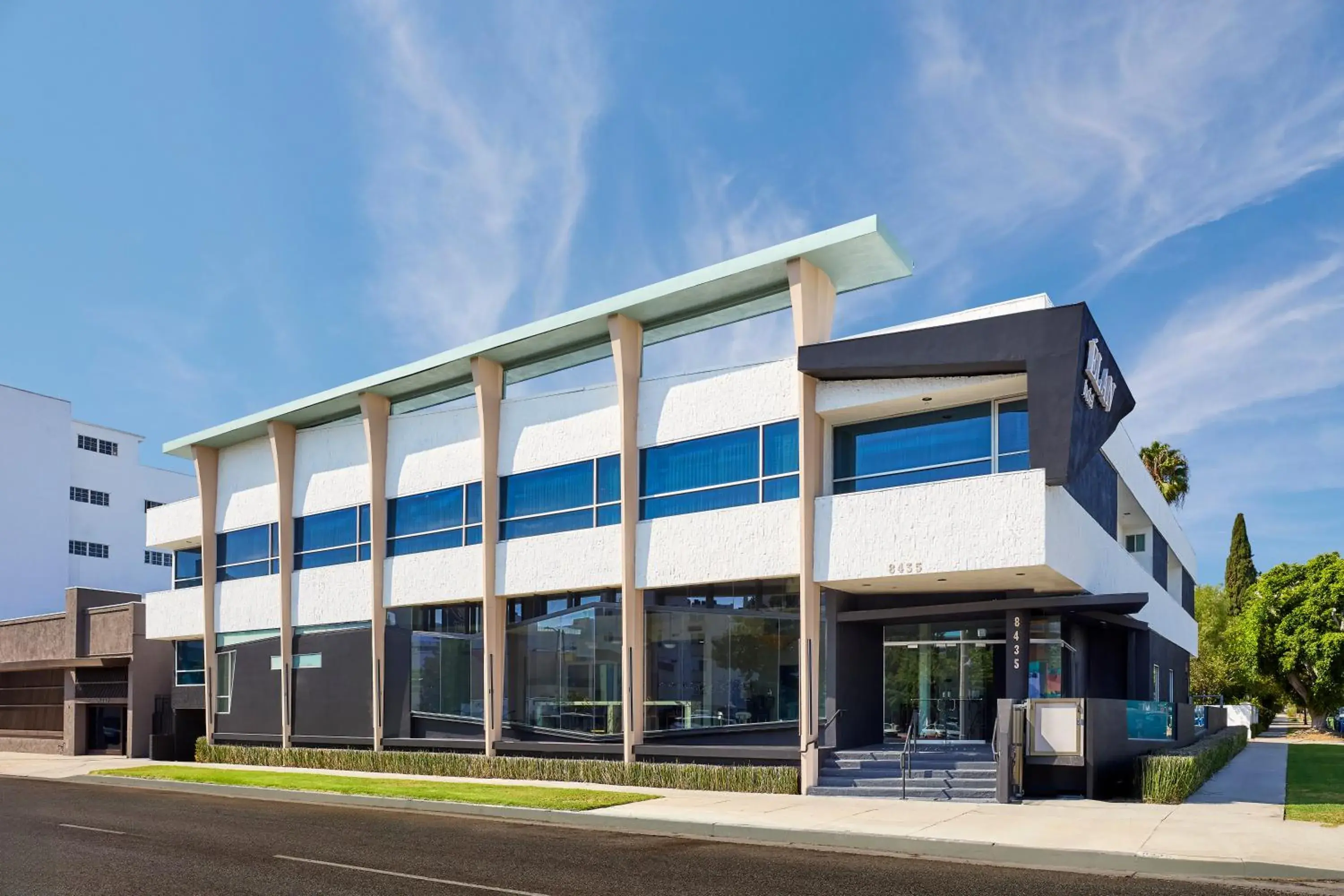 Property building in Elan Hotel Property building in Elan Hotel