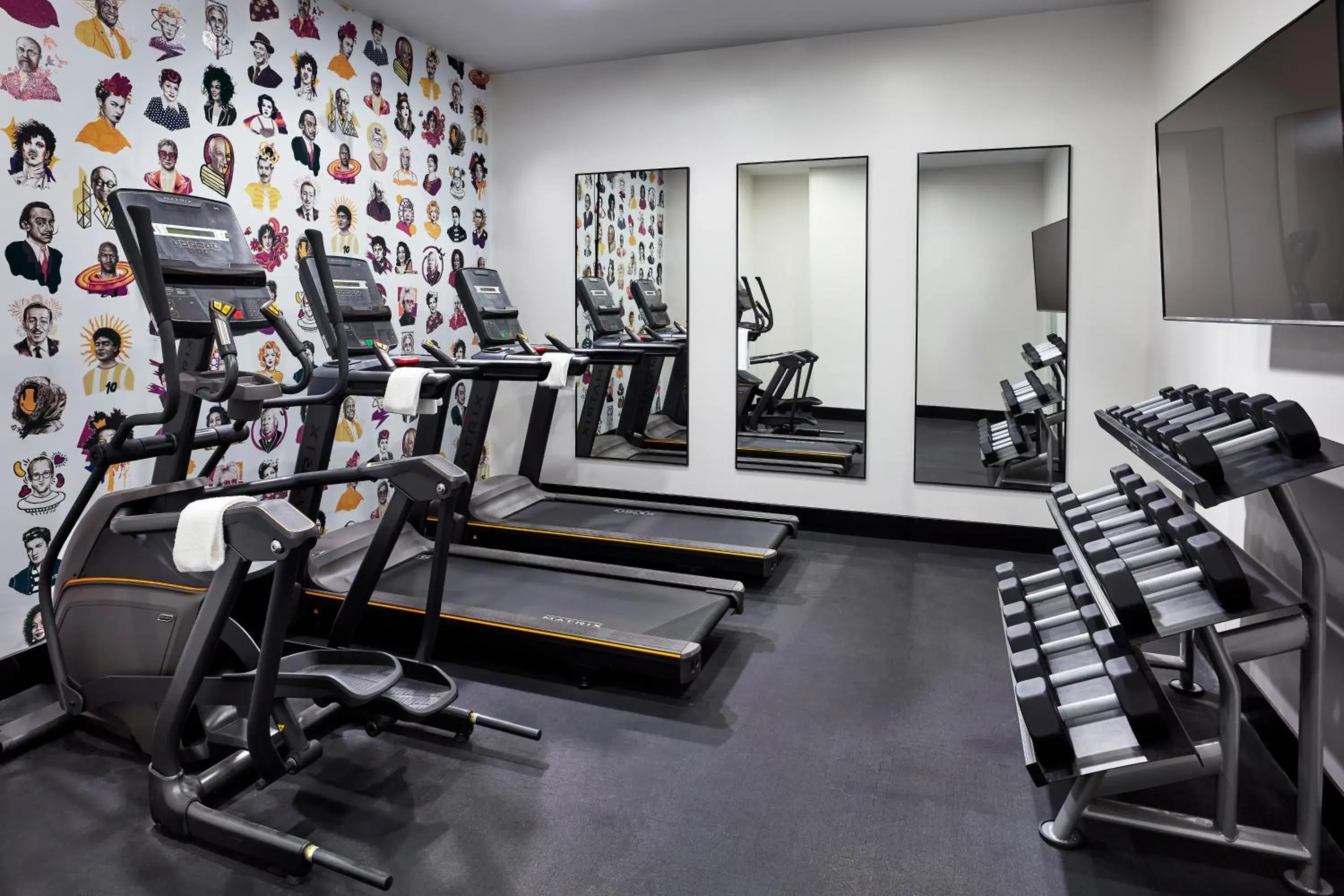 Fitness centre/facilities in Elan Hotel Fitness centre/facilities in Elan Hotel