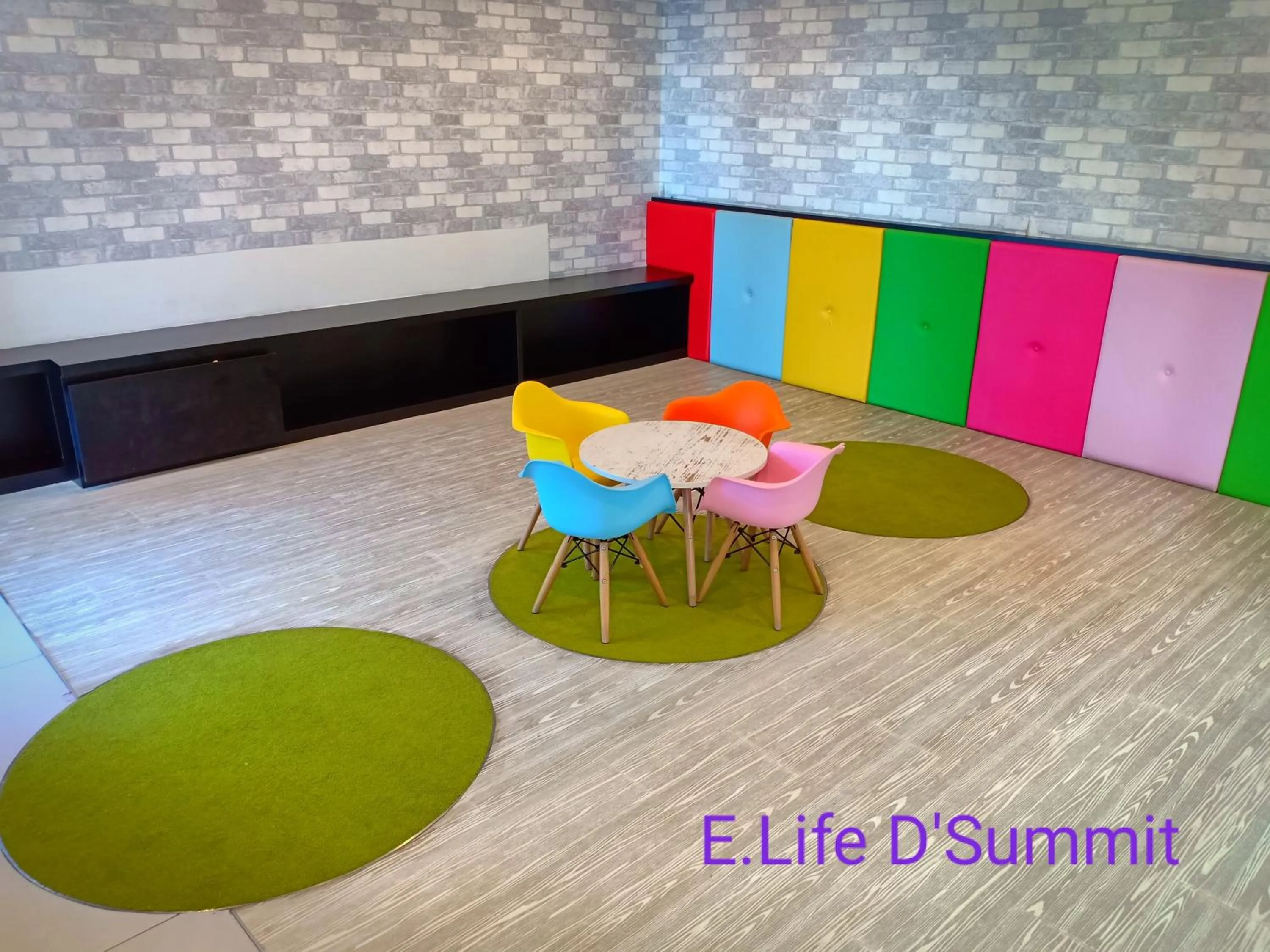 E Life D Summit Residences With Wifi & Netflix
