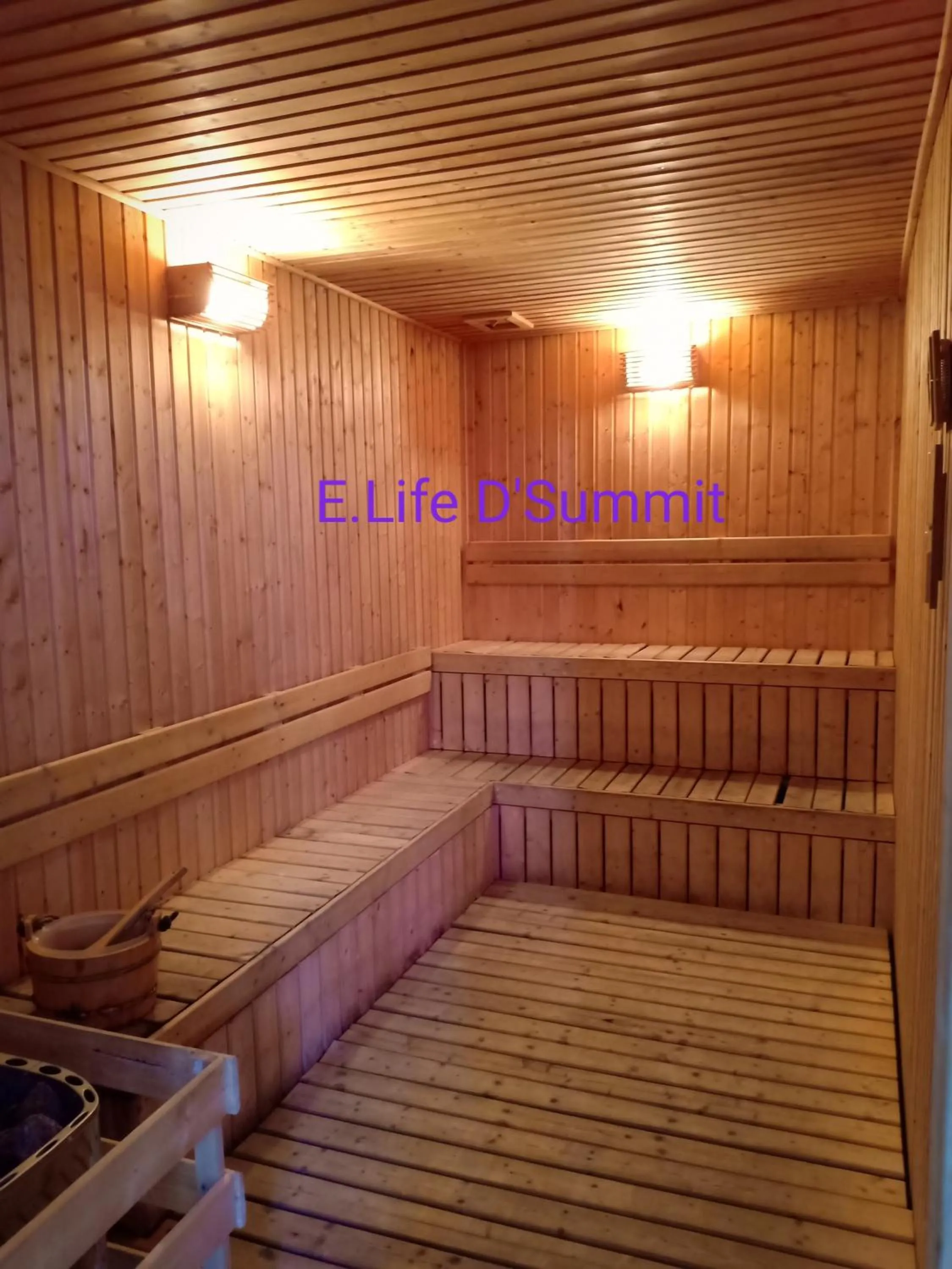 E Life D Summit Residences With Wifi & Netflix