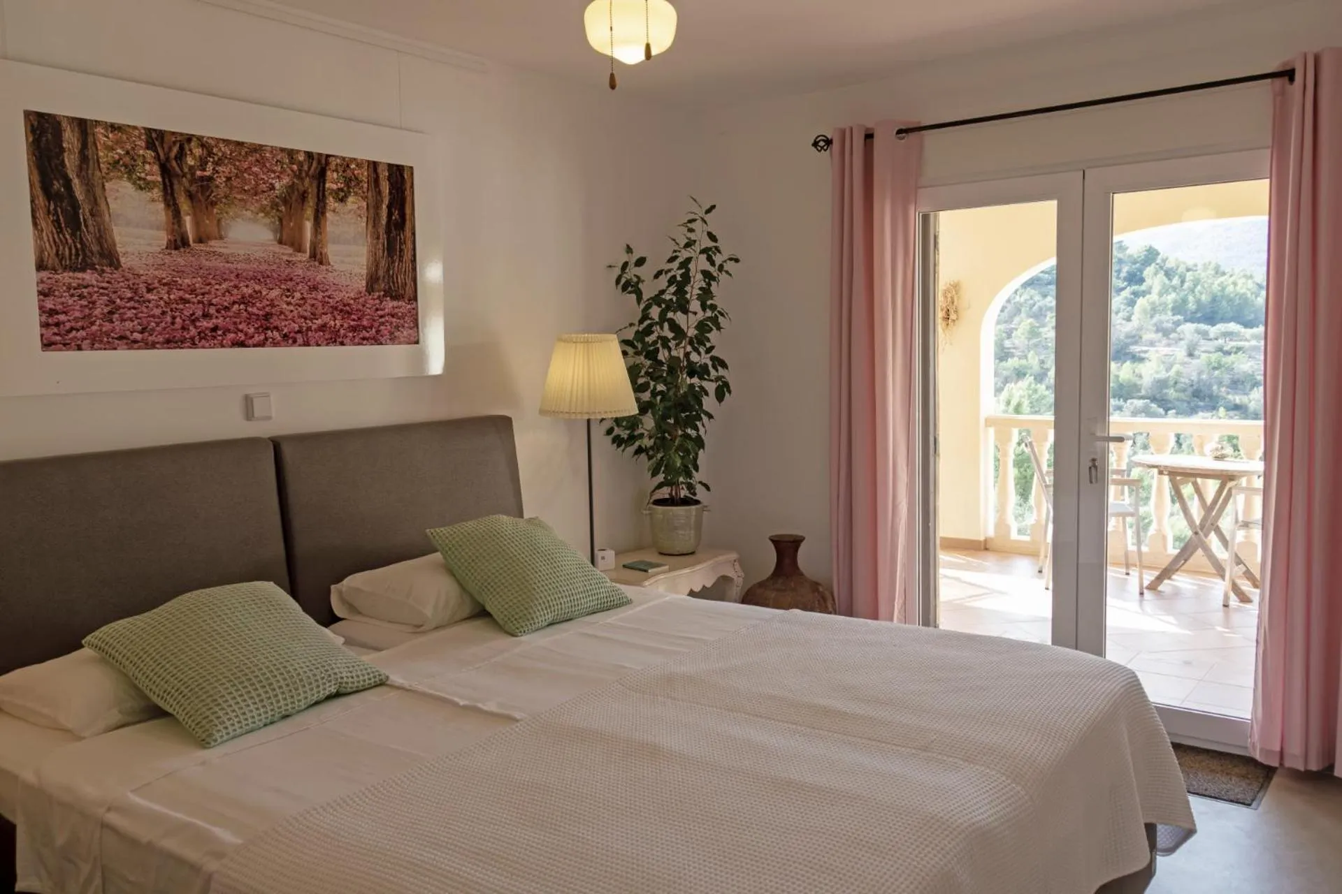 Bed in Villa Foia Vella - adults only