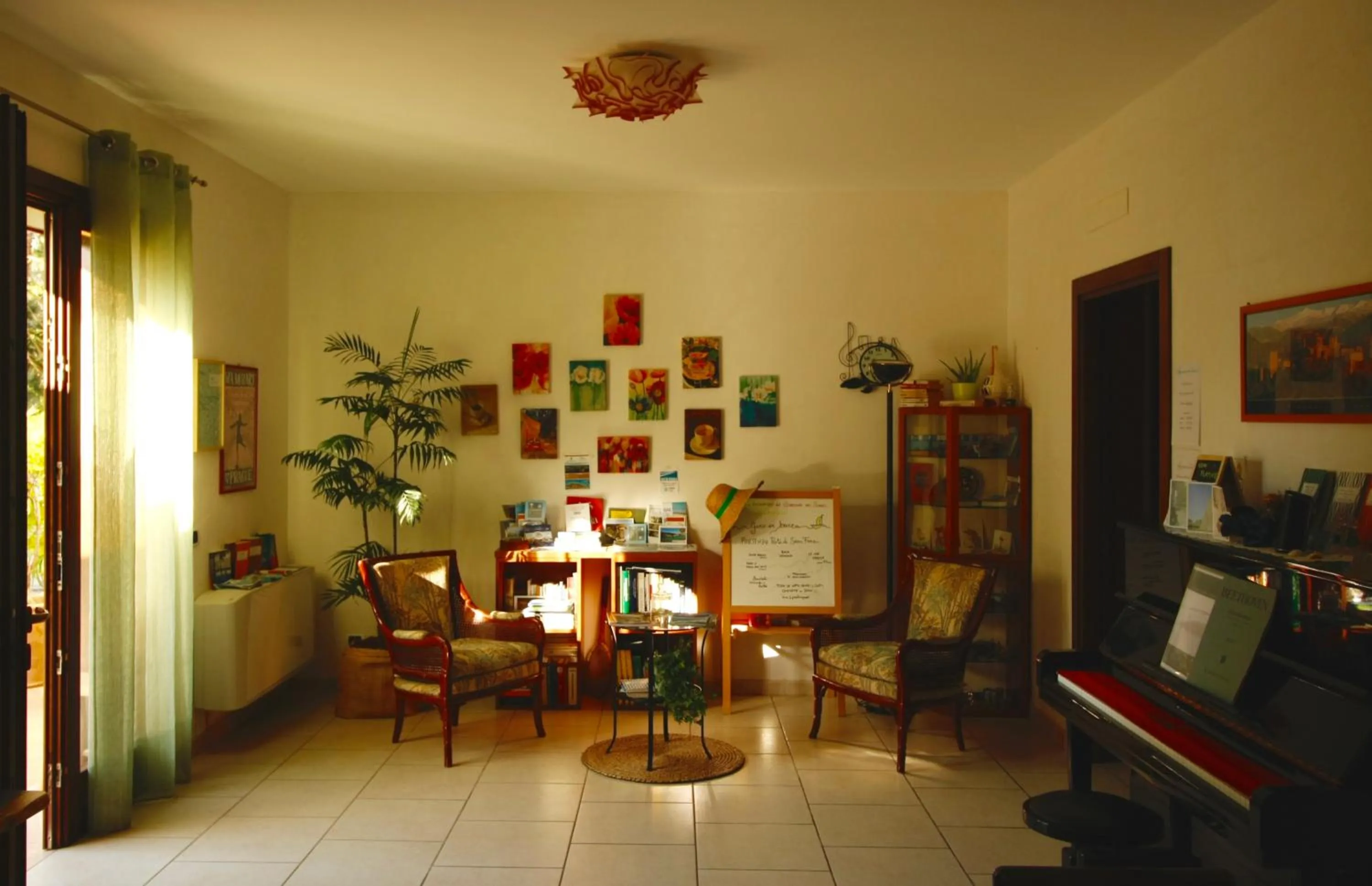 Library in Giardino Dei Suoni B&B