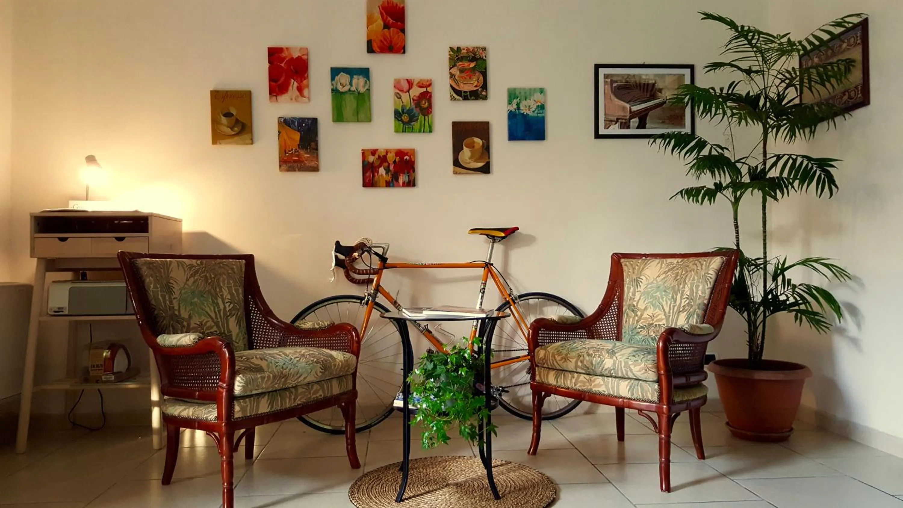 Communal lounge/ TV room in Giardino Dei Suoni B&B