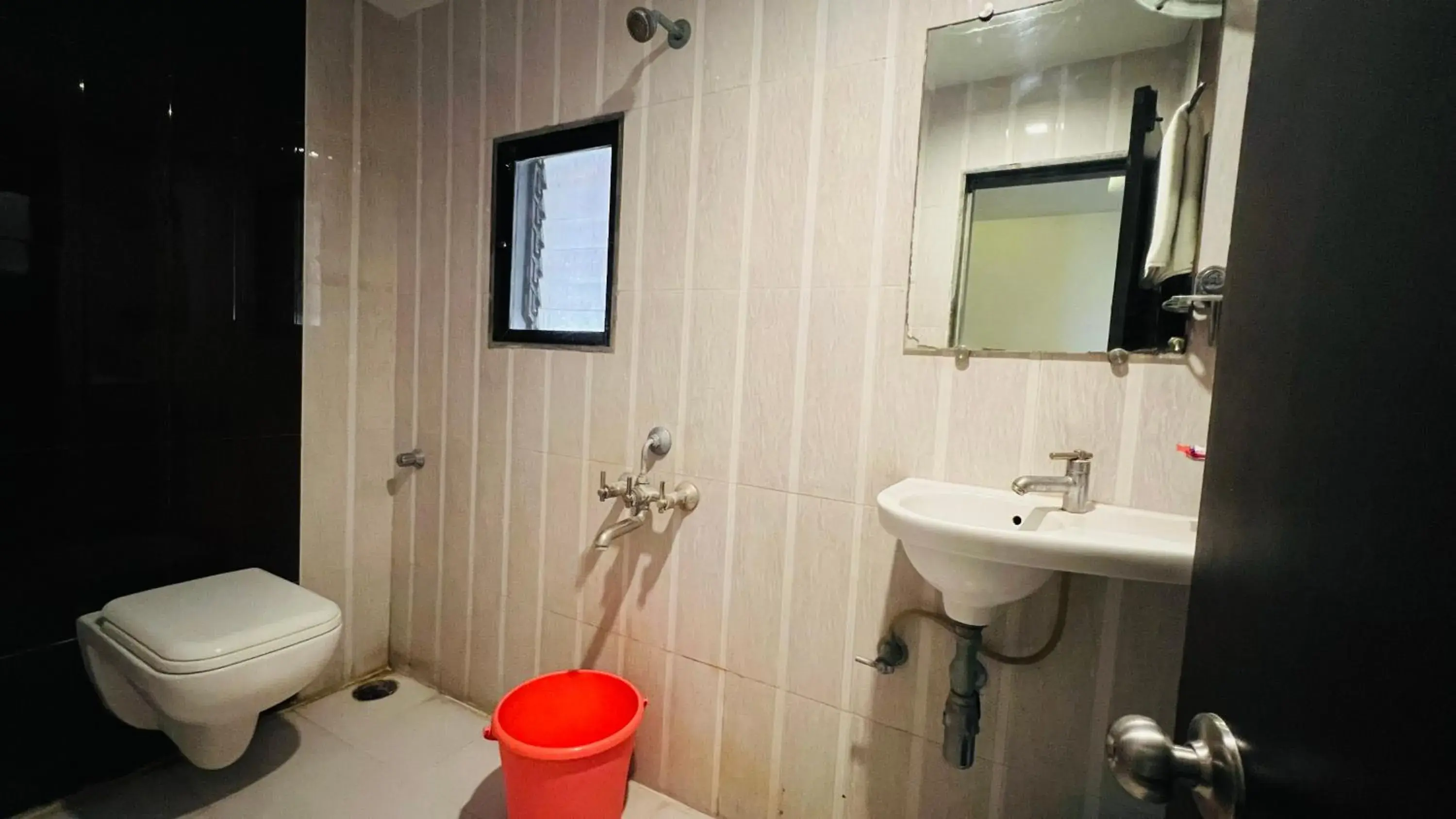 Bathroom in FARM HOUSE RESIDENCY Bathroom in FARM HOUSE RESIDENCY