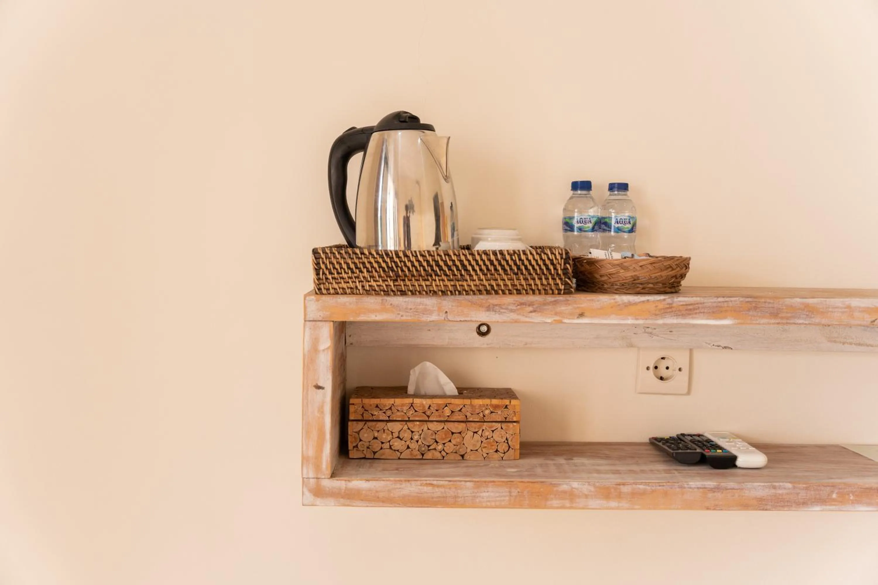 Coffee/tea facilities in Arunika Cottage