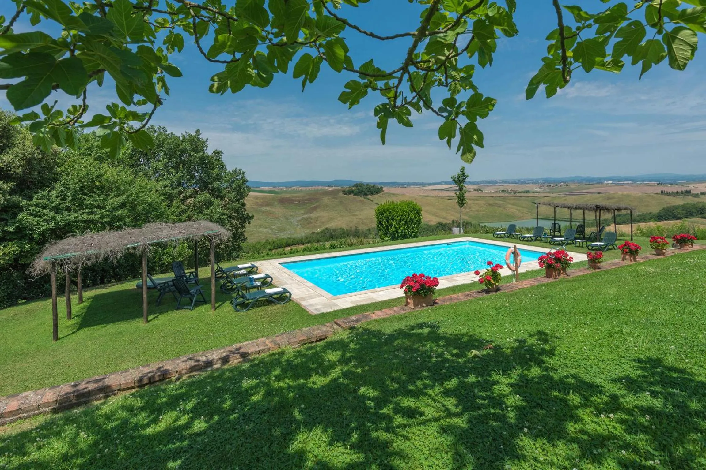 Swimming pool in Appartamenti Villa e Fattoria di Radi Tuscany