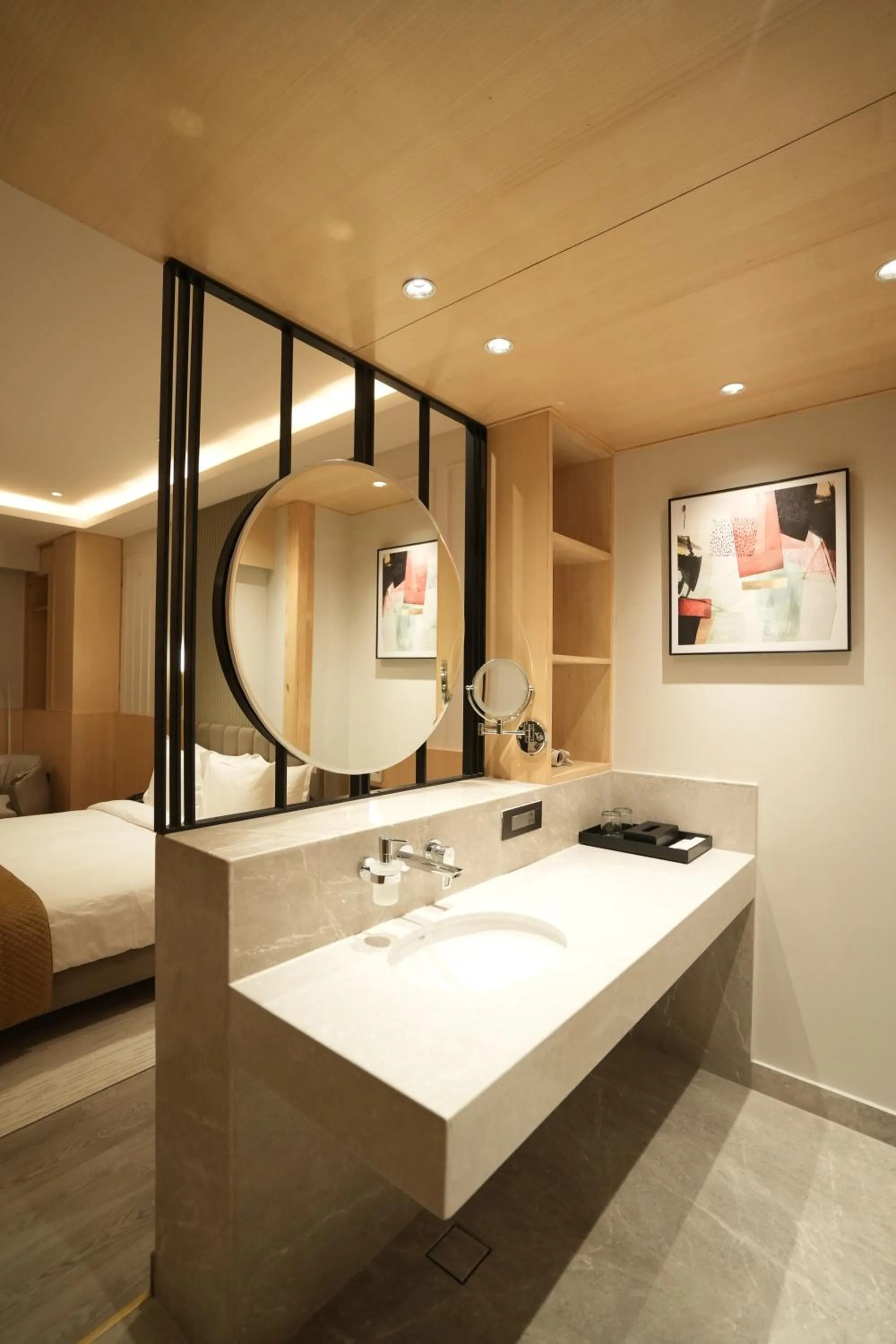 Bathroom, Bed in Hotel JSR Continental