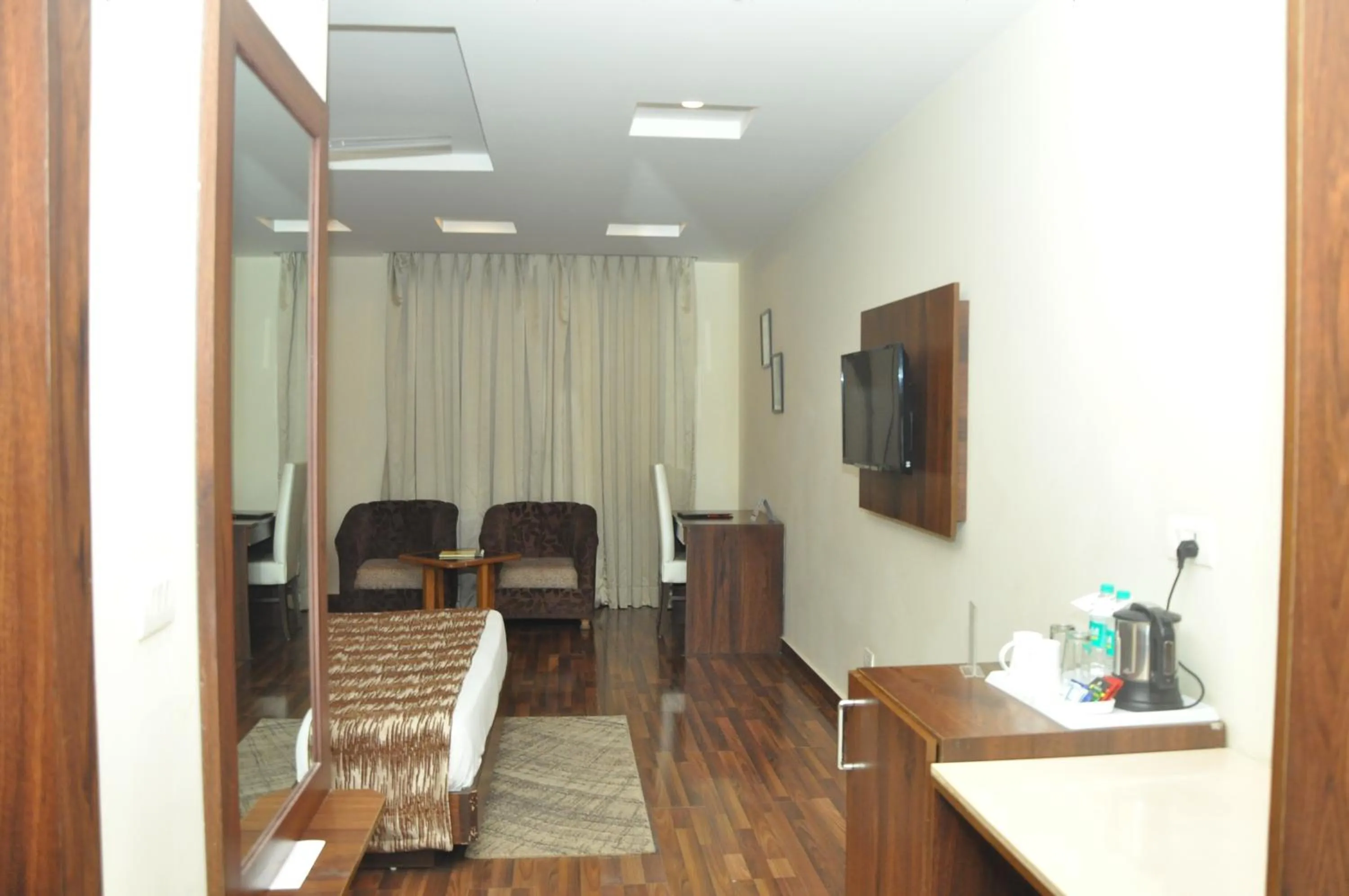 Seating area in Hotel JSR Continental