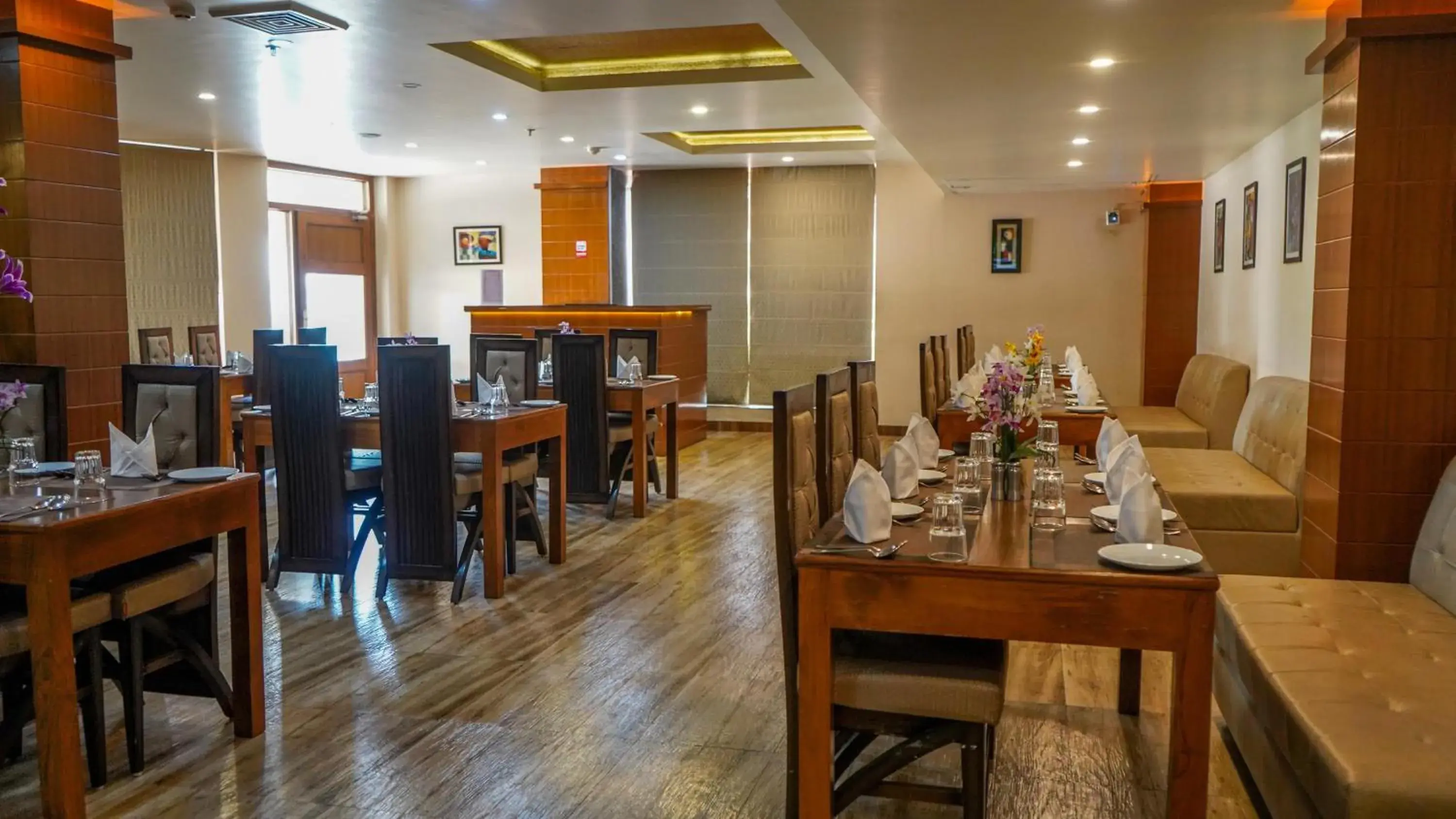 Restaurant/places to eat in Hotel JSR Continental Restaurant/places to eat in Hotel JSR Continental