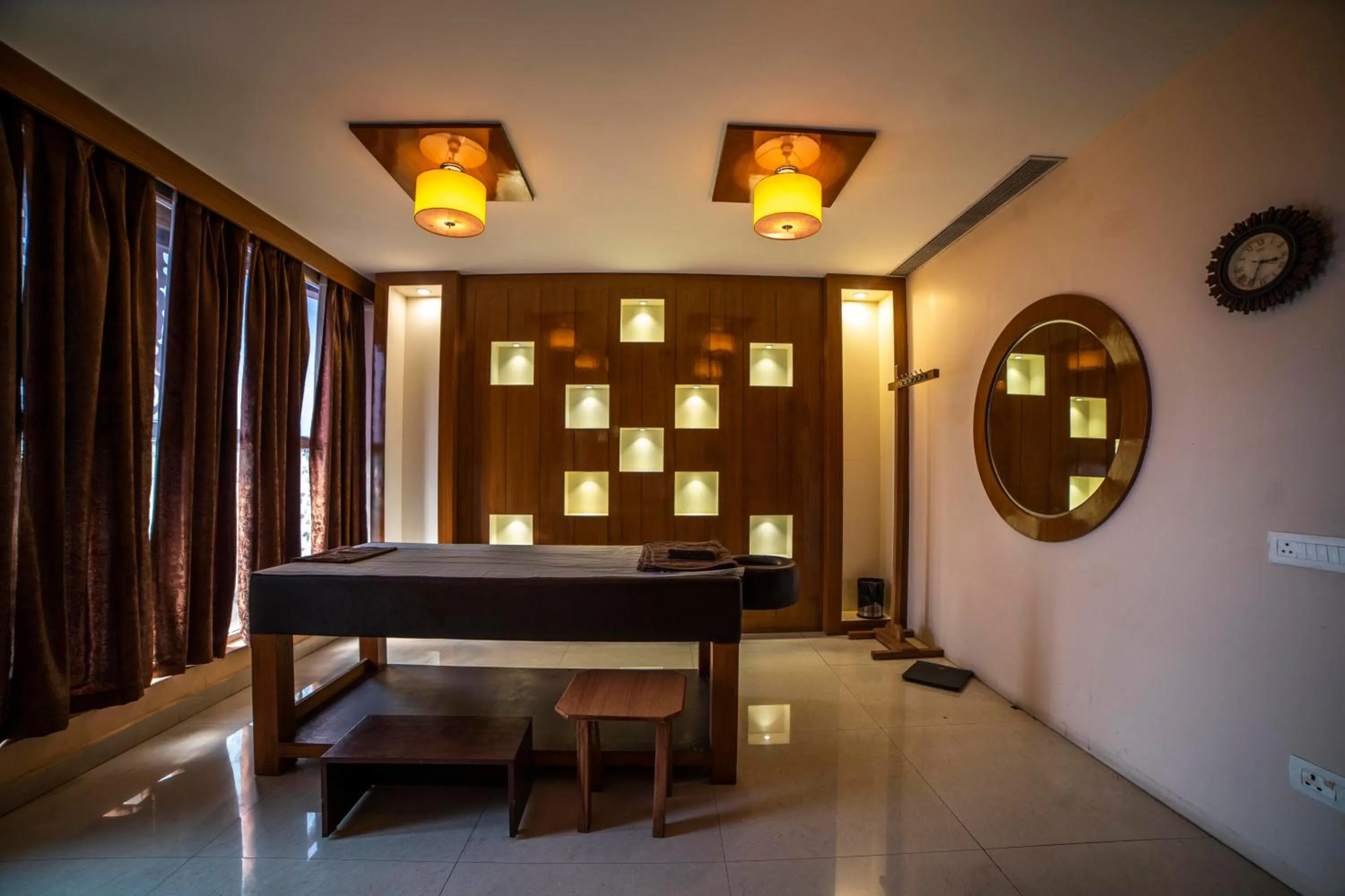 Spa and wellness centre/facilities in Hotel JSR Continental