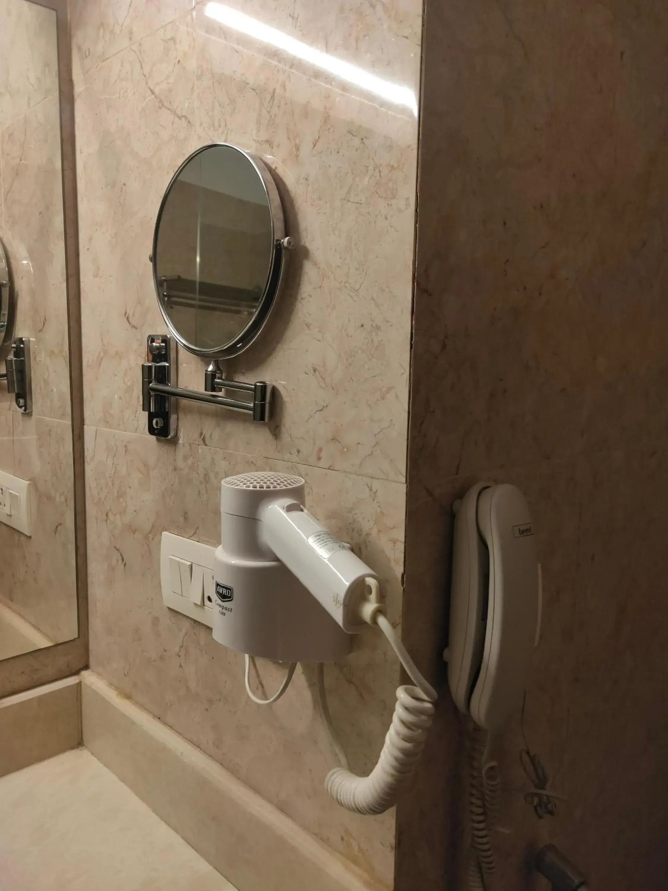 Bathroom in Hotel JSR Continental Bathroom in Hotel JSR Continental