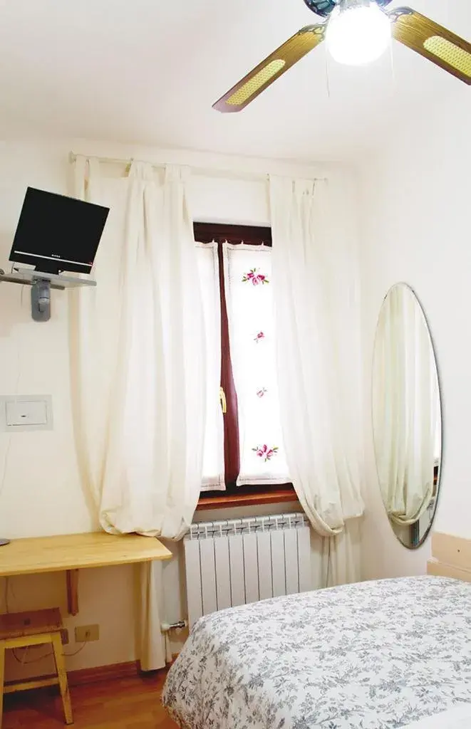 Double Room in B&B Indipendenza Double Room in B&B Indipendenza