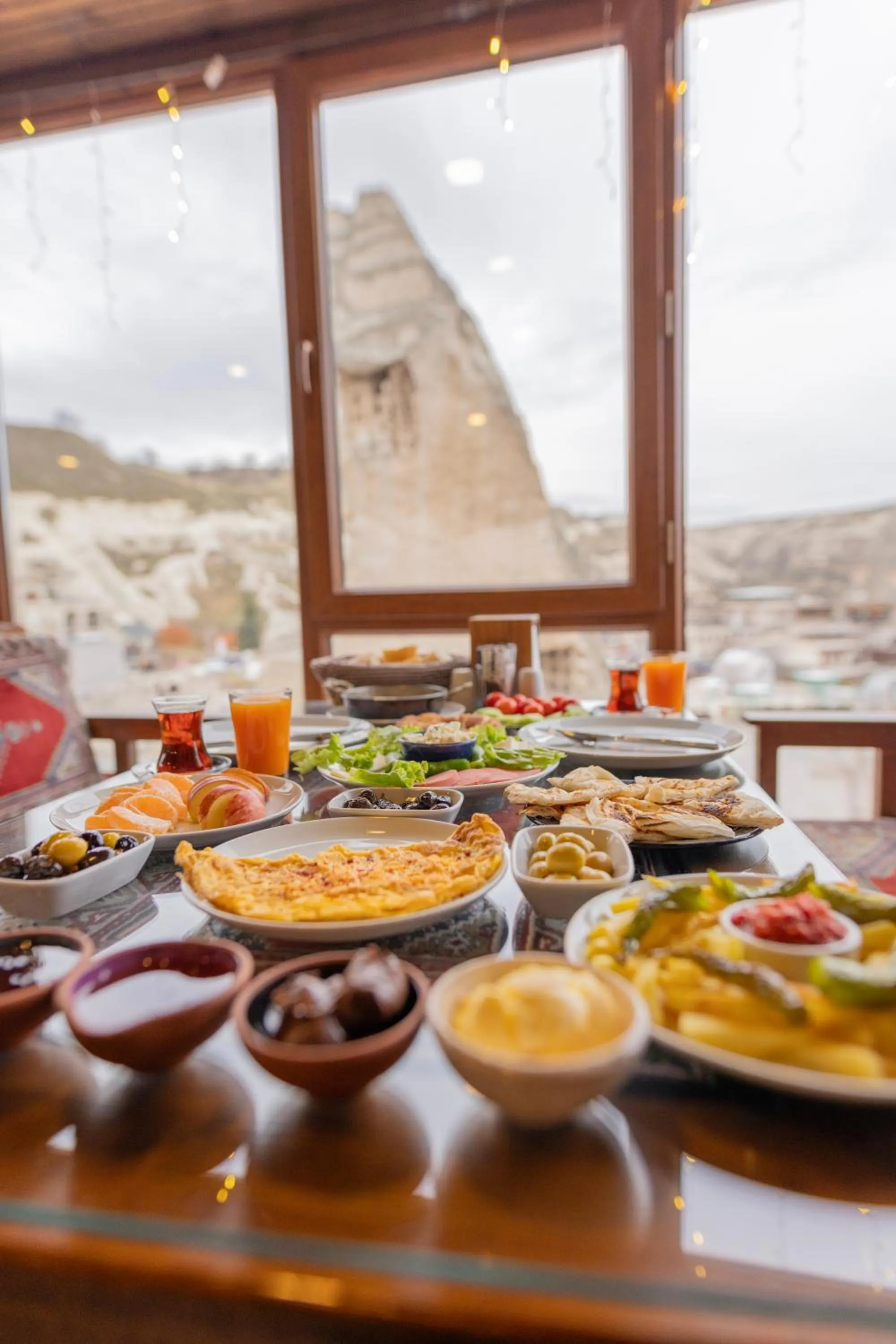 Restaurant/places to eat in Zeus Cave Suites