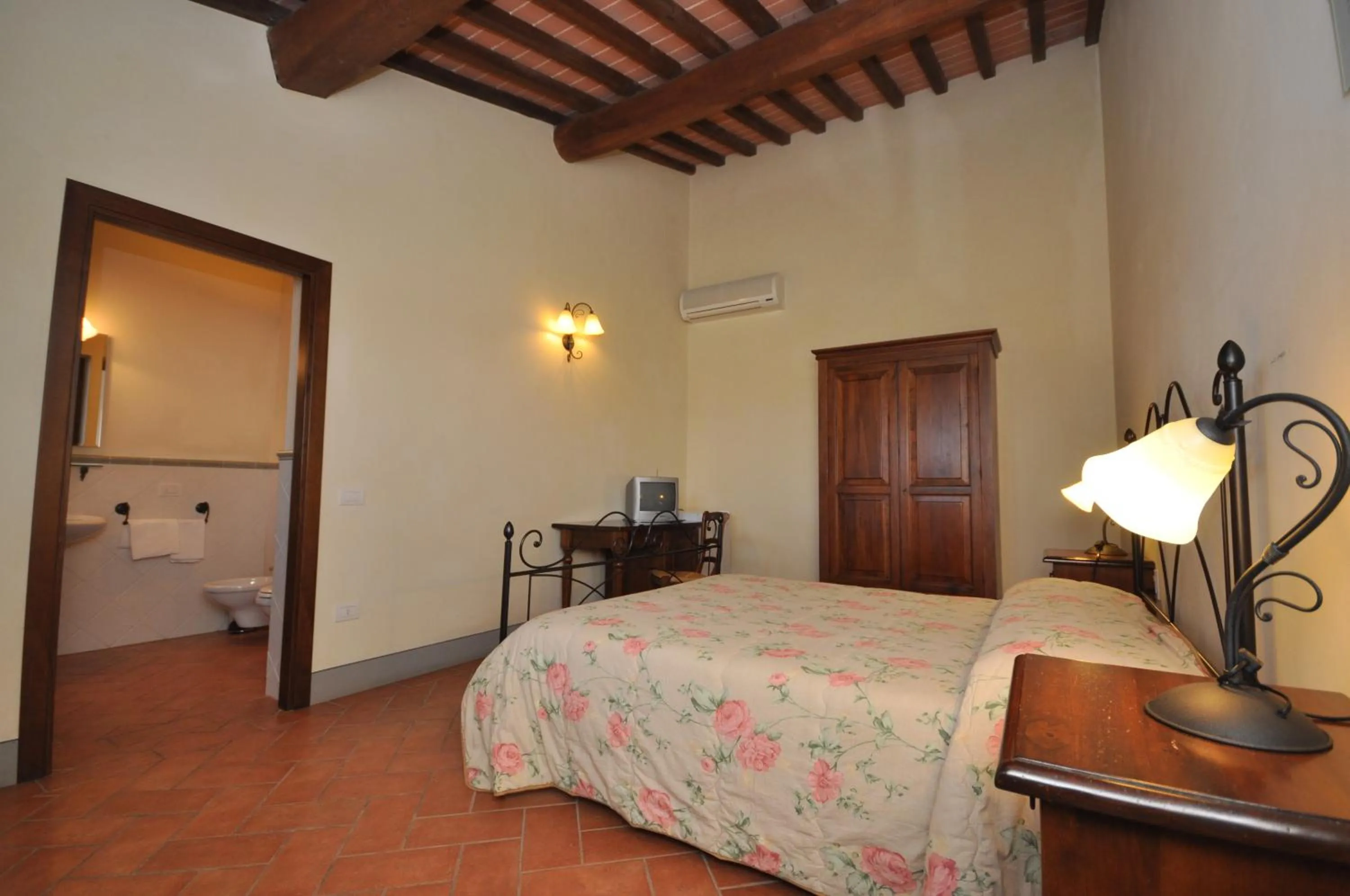 Bedroom, Bed in Agriturismo Musignano