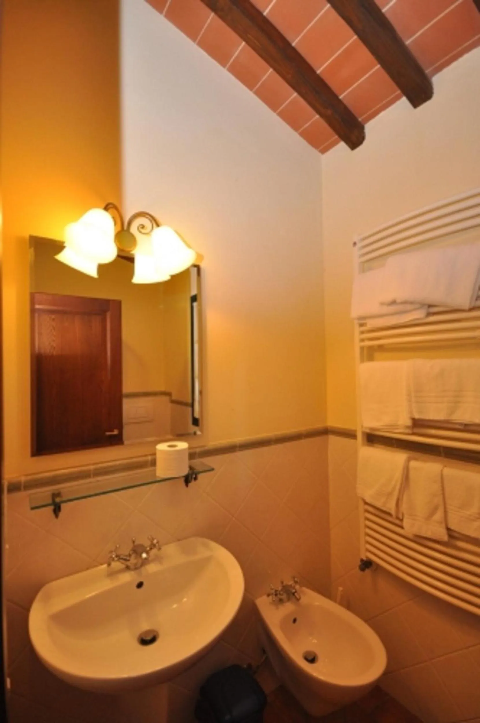 Bathroom in Agriturismo Musignano