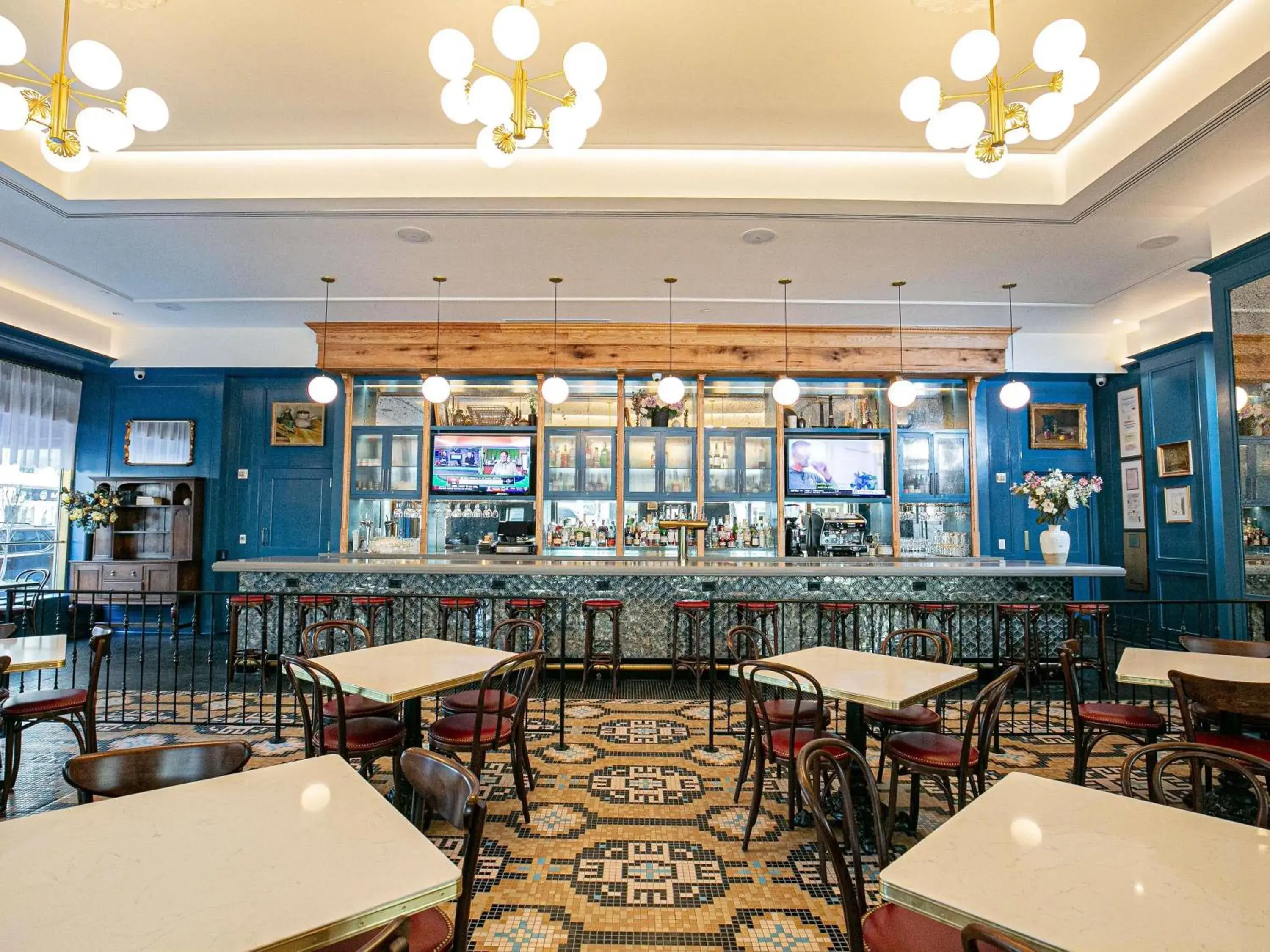 Lounge or bar in Sofitel Lafayette Square Washington DC Lounge or bar in Sofitel Lafayette Square Washington DC