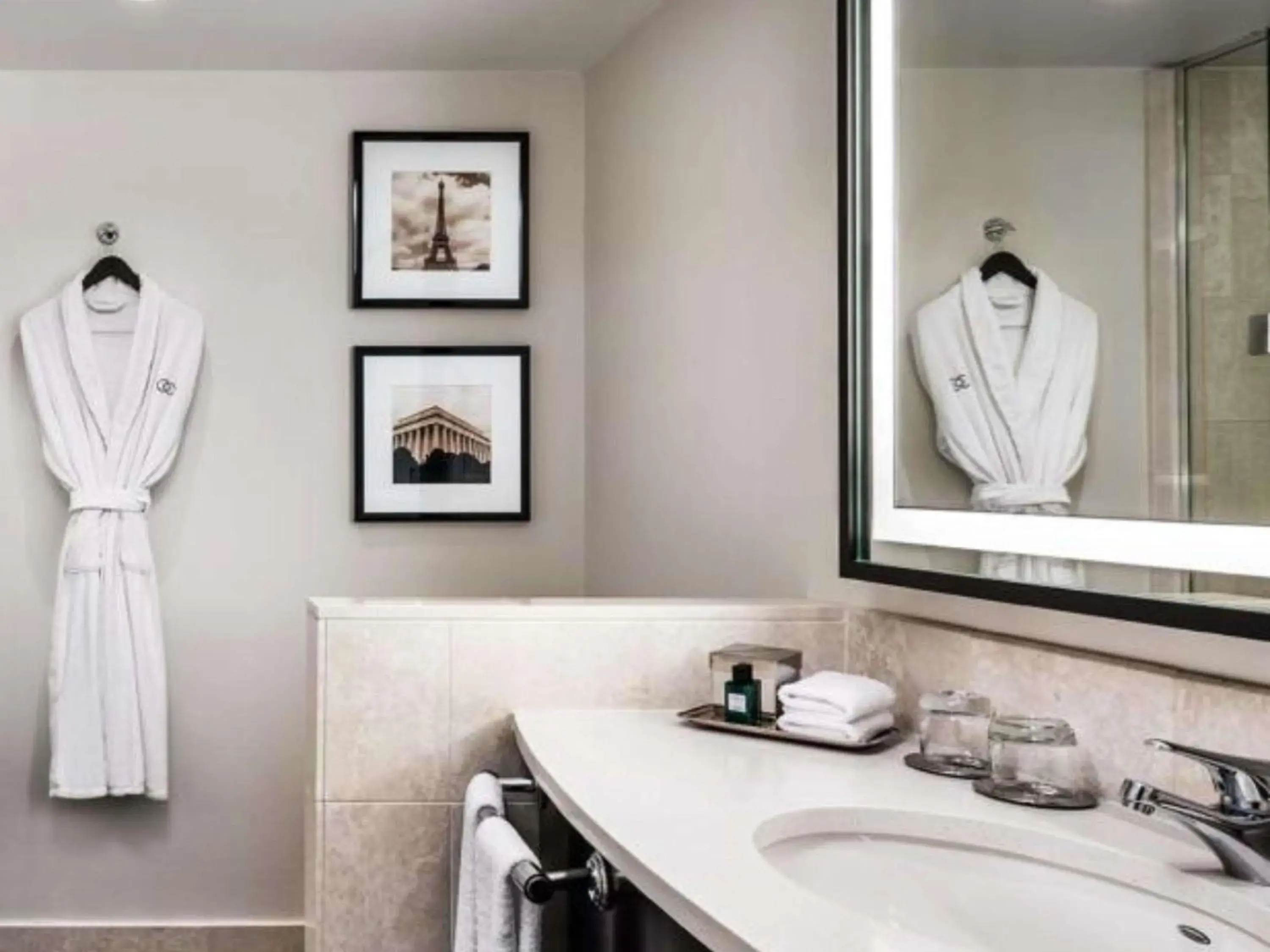 Bedroom in Sofitel Lafayette Square Washington DC Bedroom in Sofitel Lafayette Square Washington DC