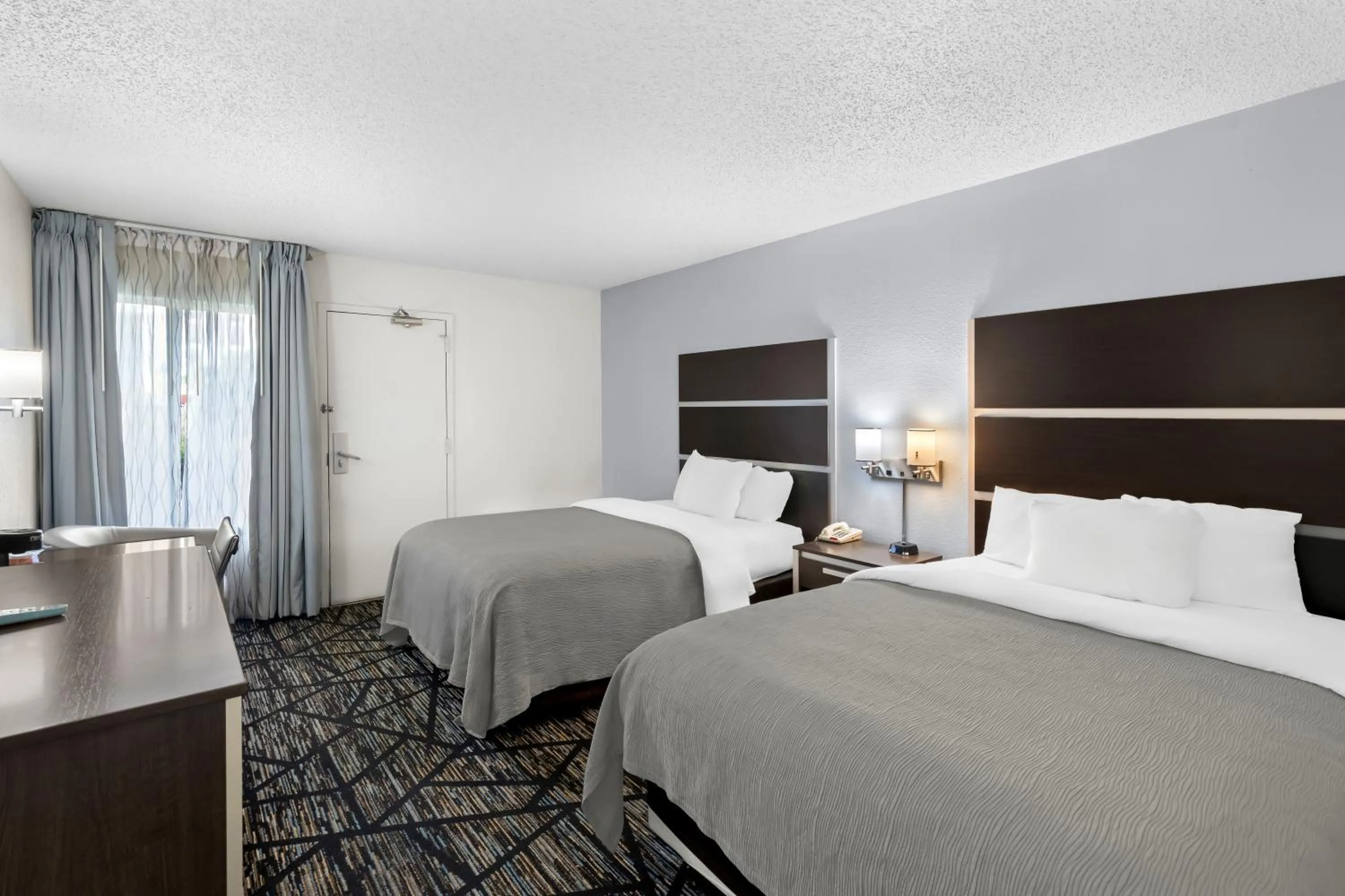 Bed in Quality Inn Northlake