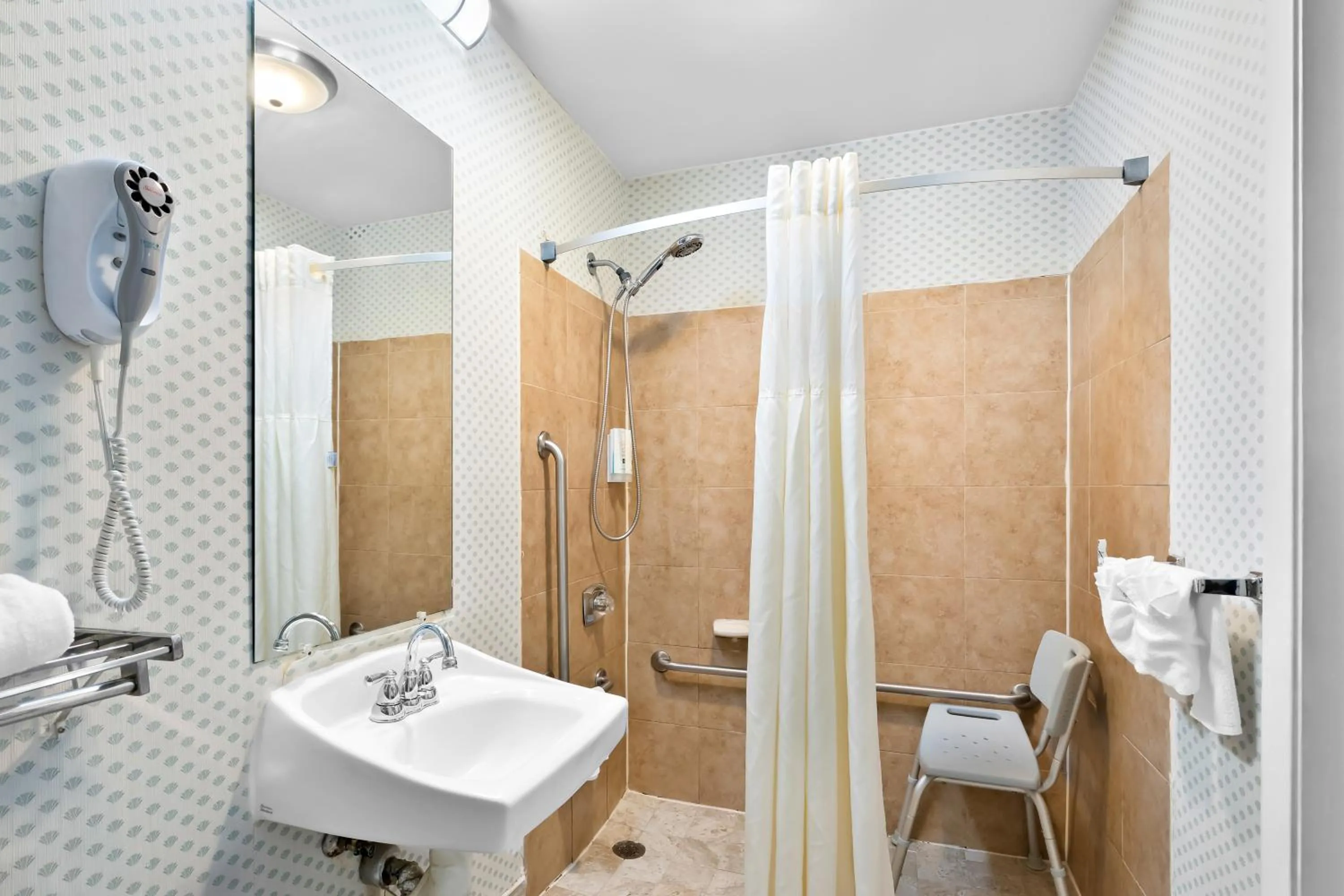 Toilet in Quality Inn Northlake