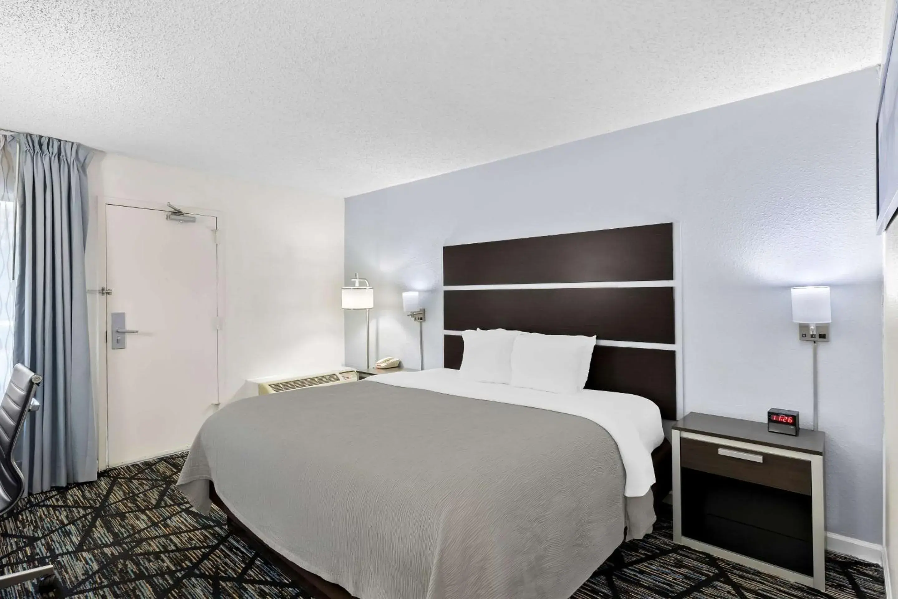 Bedroom, Bed in Quality Inn Northlake Bedroom, Bed in Quality Inn Northlake