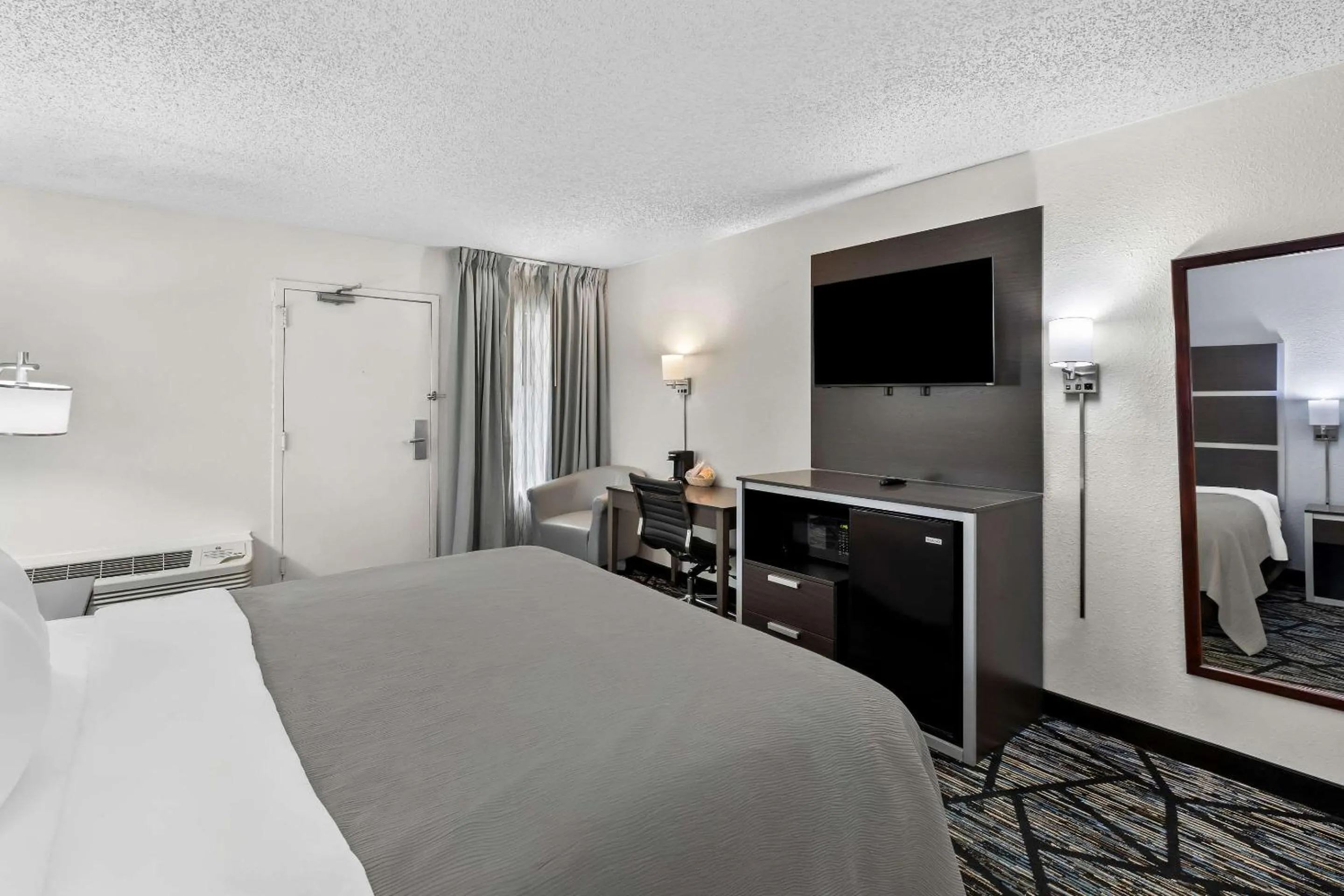 Bedroom, Bed in Quality Inn Northlake